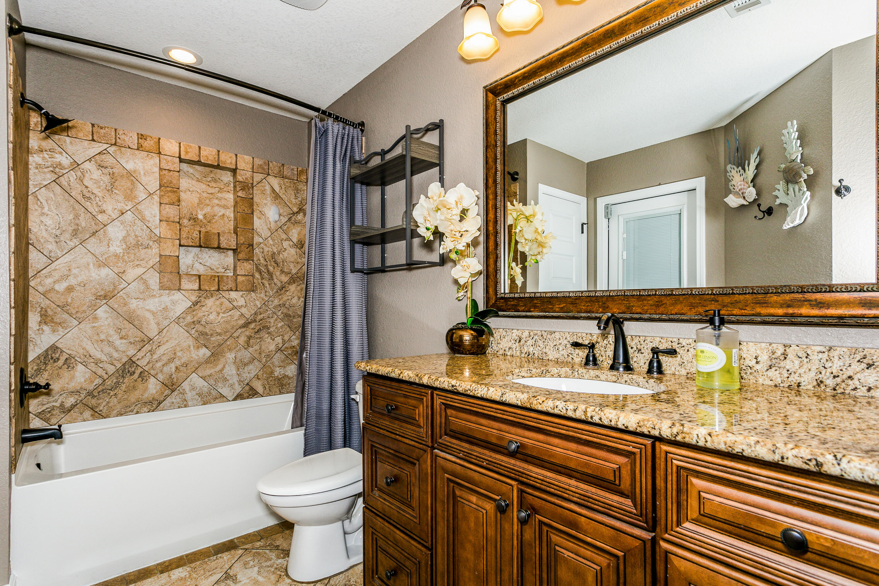 HOLLEY BY THE SEA - Residential