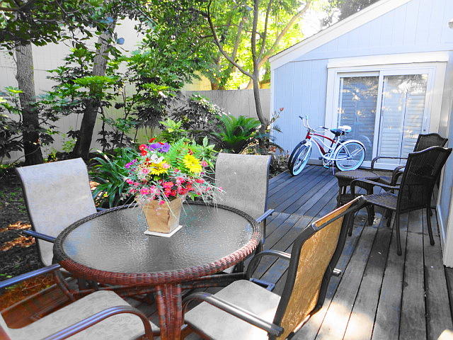 LINKSIDE VILLAGE UNIT 1 - Residential