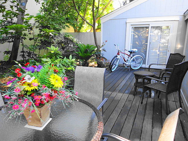 LINKSIDE VILLAGE UNIT 1 - Residential