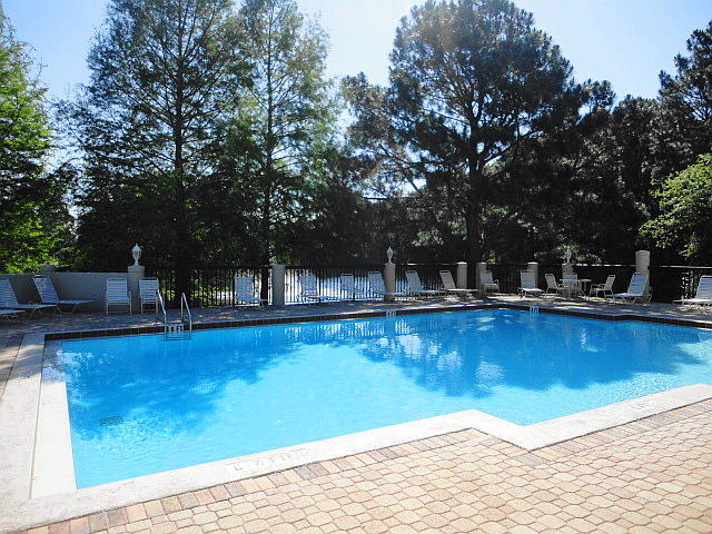 LINKSIDE VILLAGE UNIT 1 - Residential