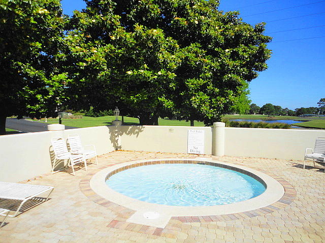 LINKSIDE VILLAGE UNIT 1 - Residential