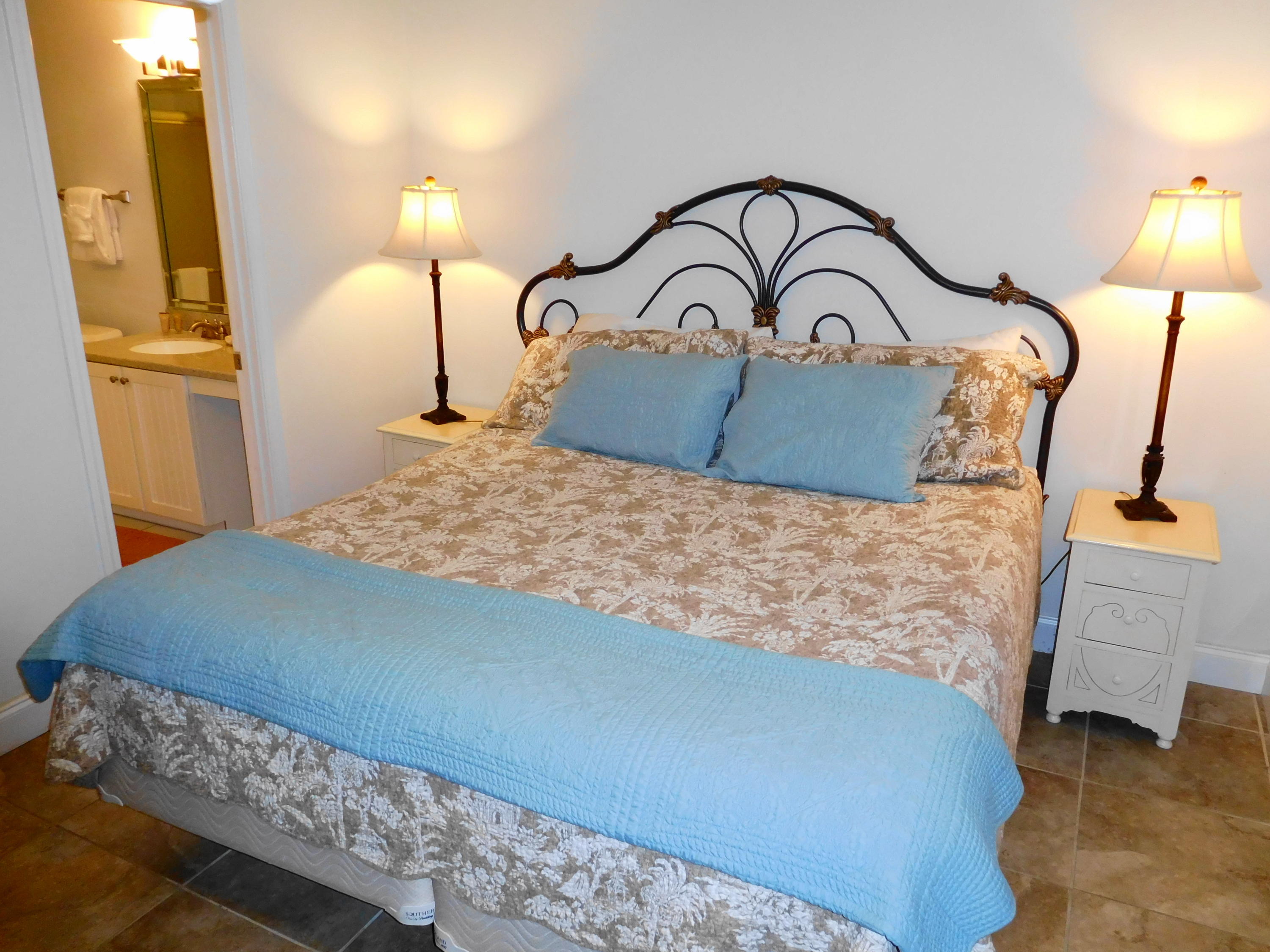 LINKSIDE VILLAGE UNIT 1 - Residential