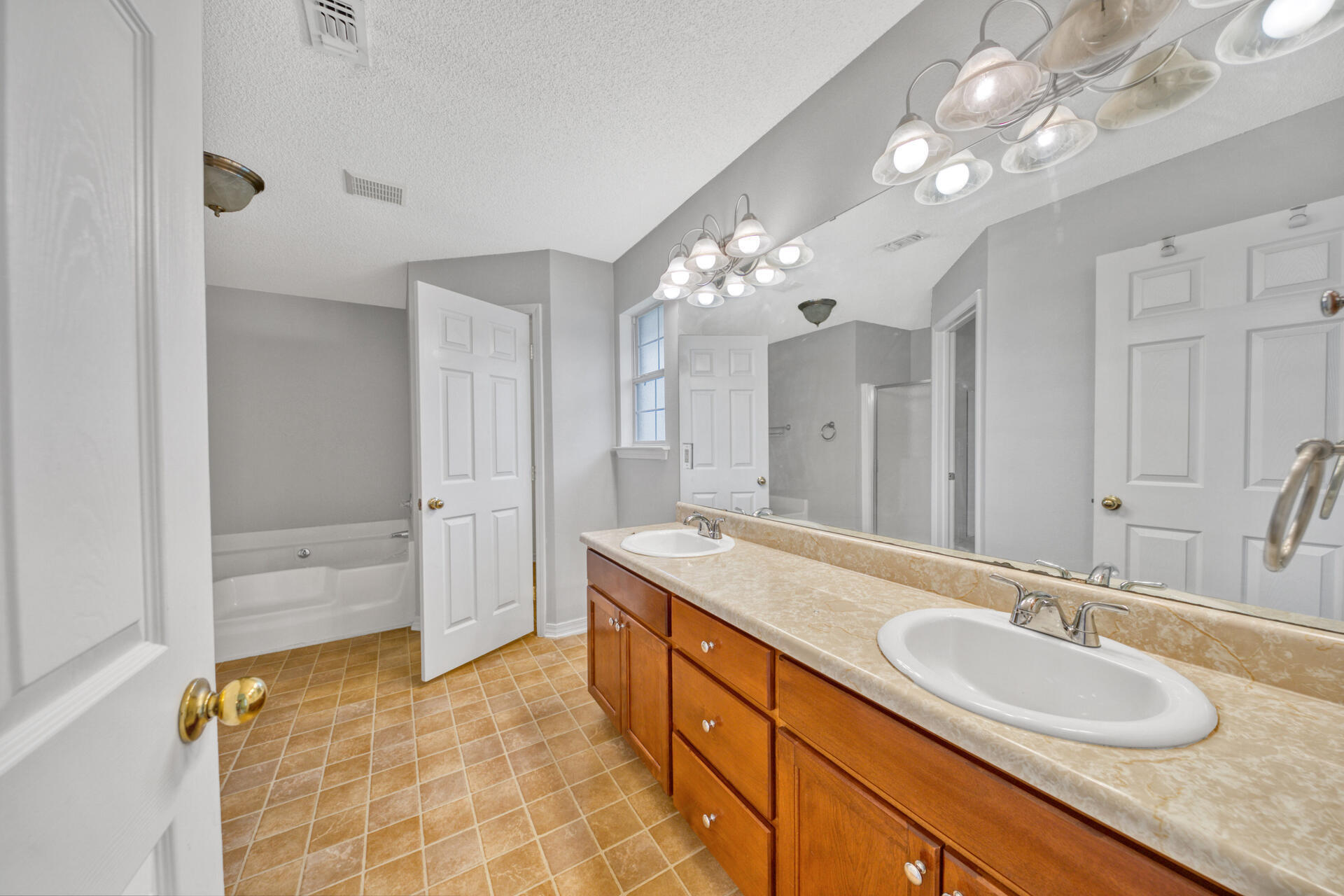 CREETWOOD PLACE - Residential