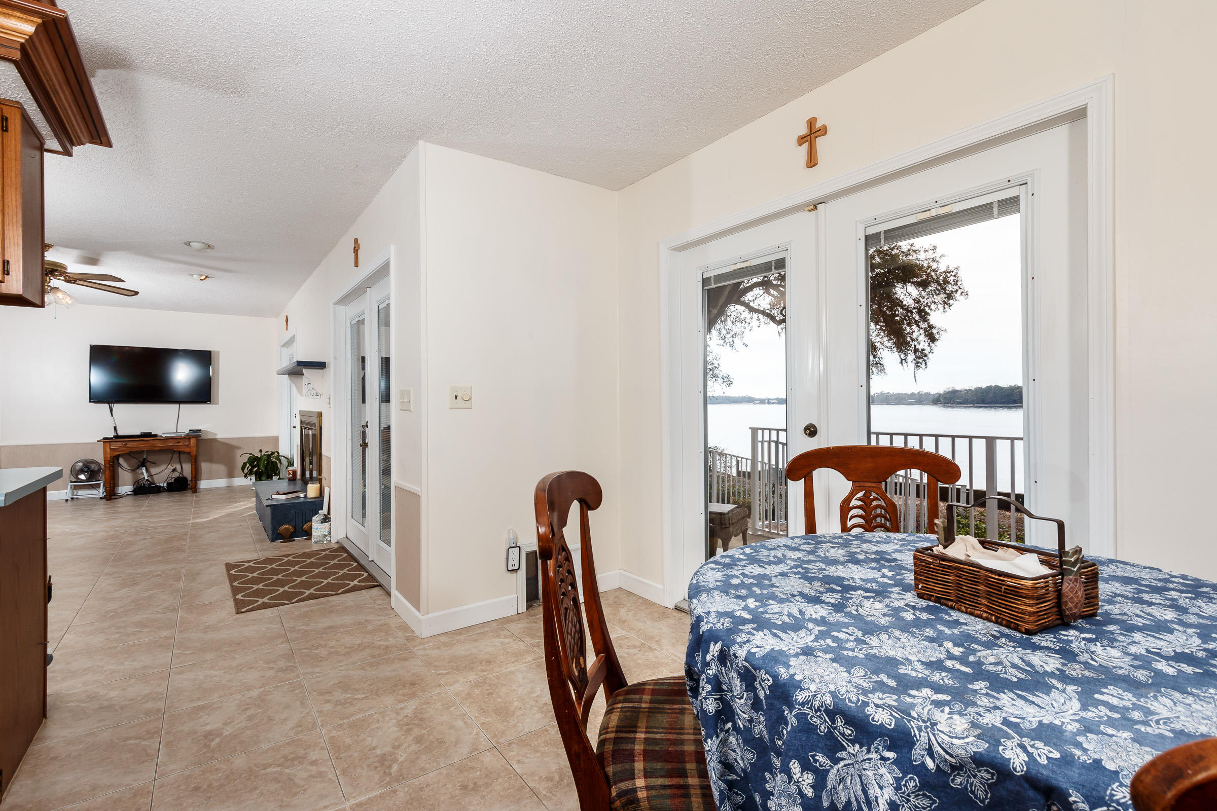 MAGNOLIA SHORES S/D - Residential