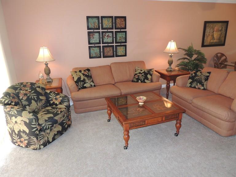 ISLANDER CONDO - Residential