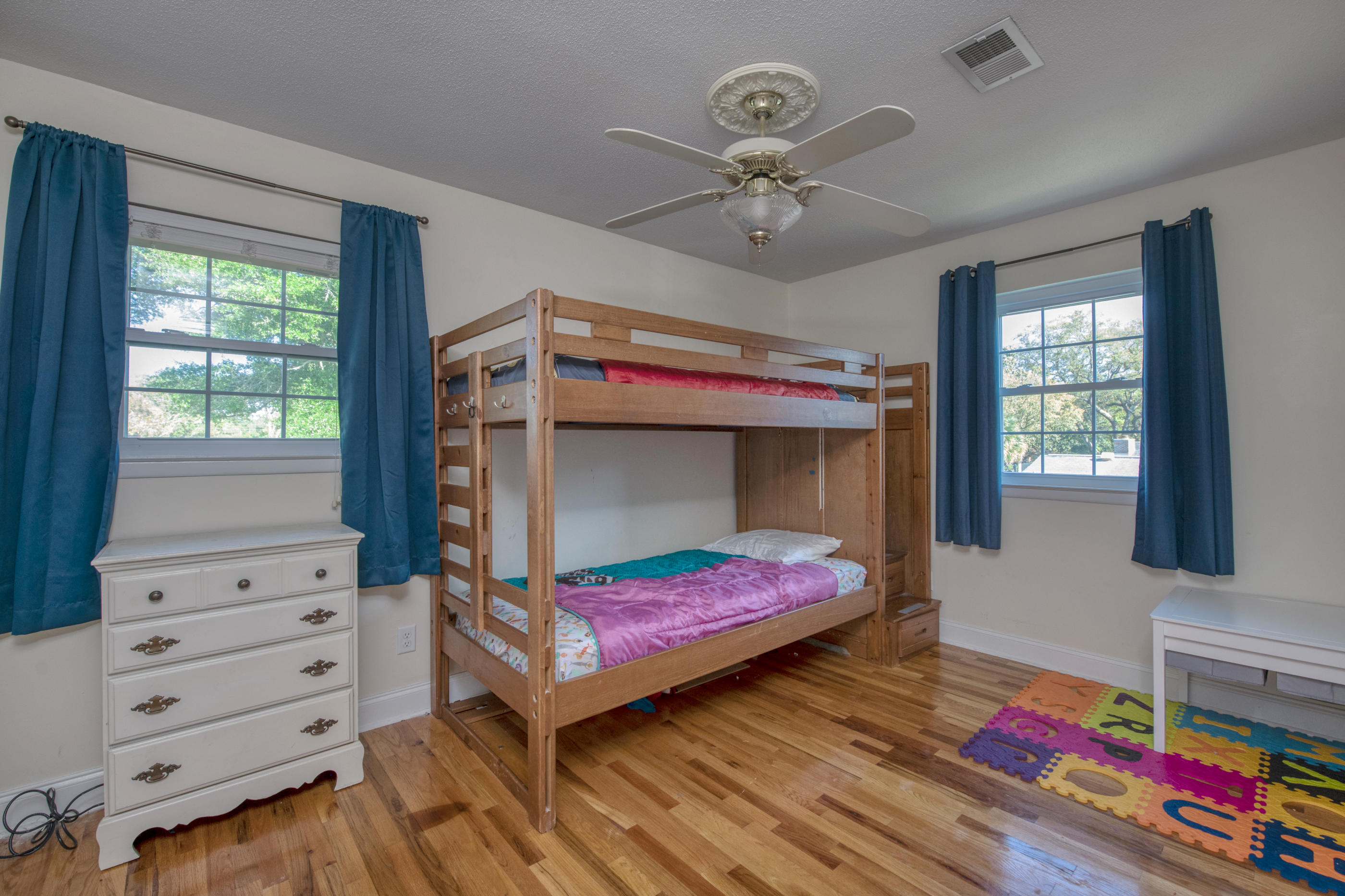 COUNTRY CLUB ESTATES 1ST ADDN - Residential