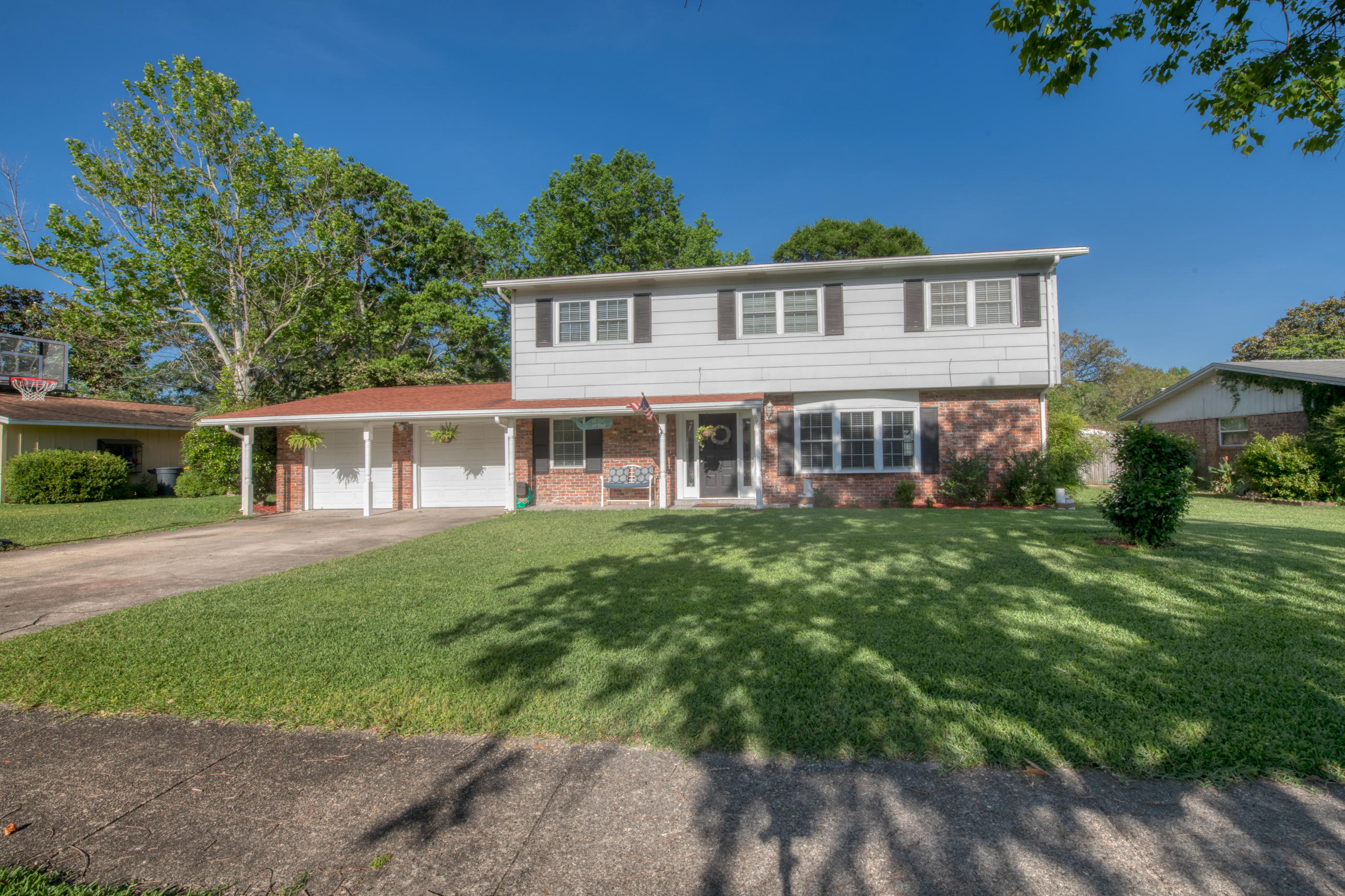 COUNTRY CLUB ESTATES 1ST ADDN - Residential