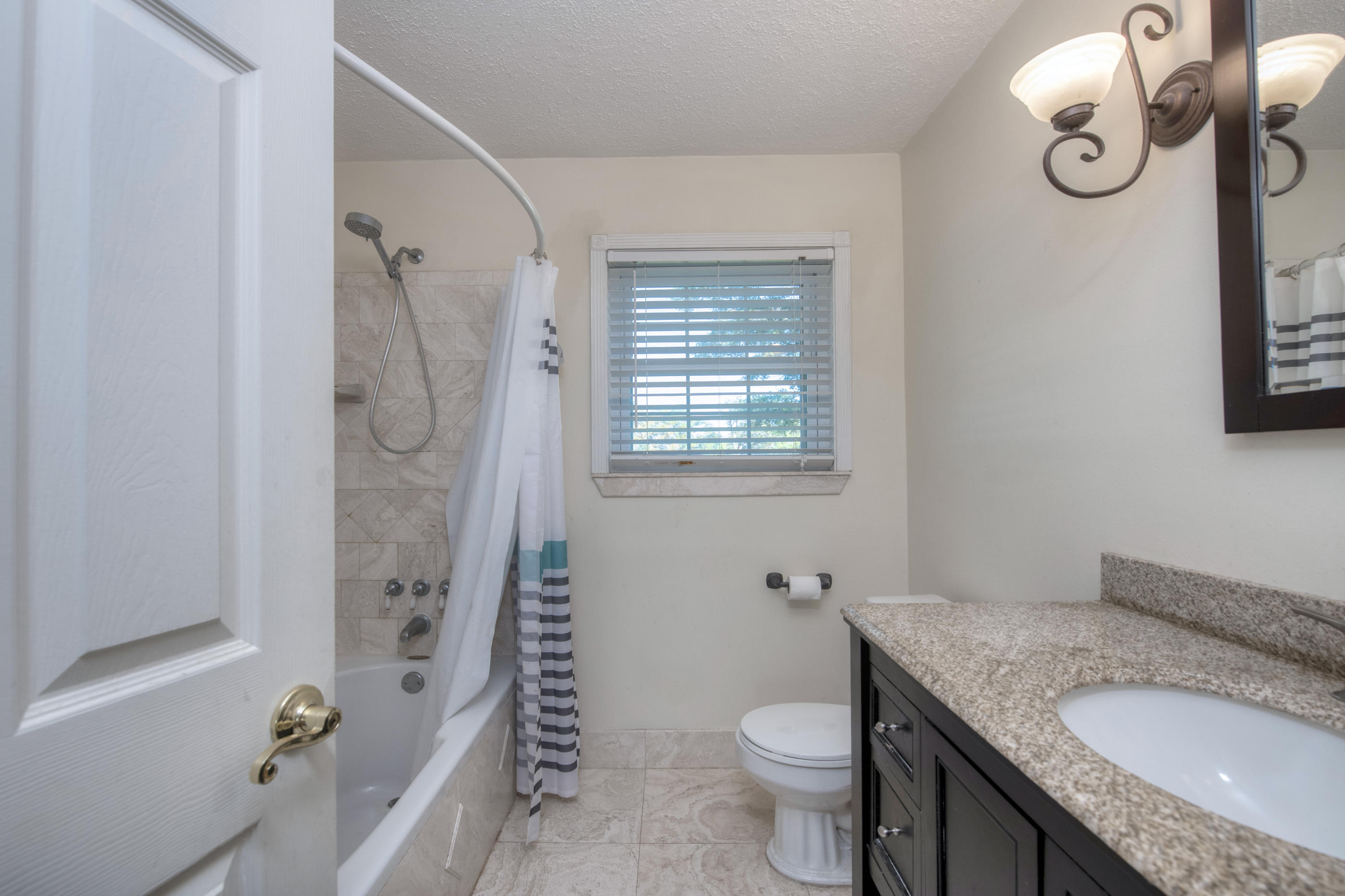 COUNTRY CLUB ESTATES 1ST ADDN - Residential