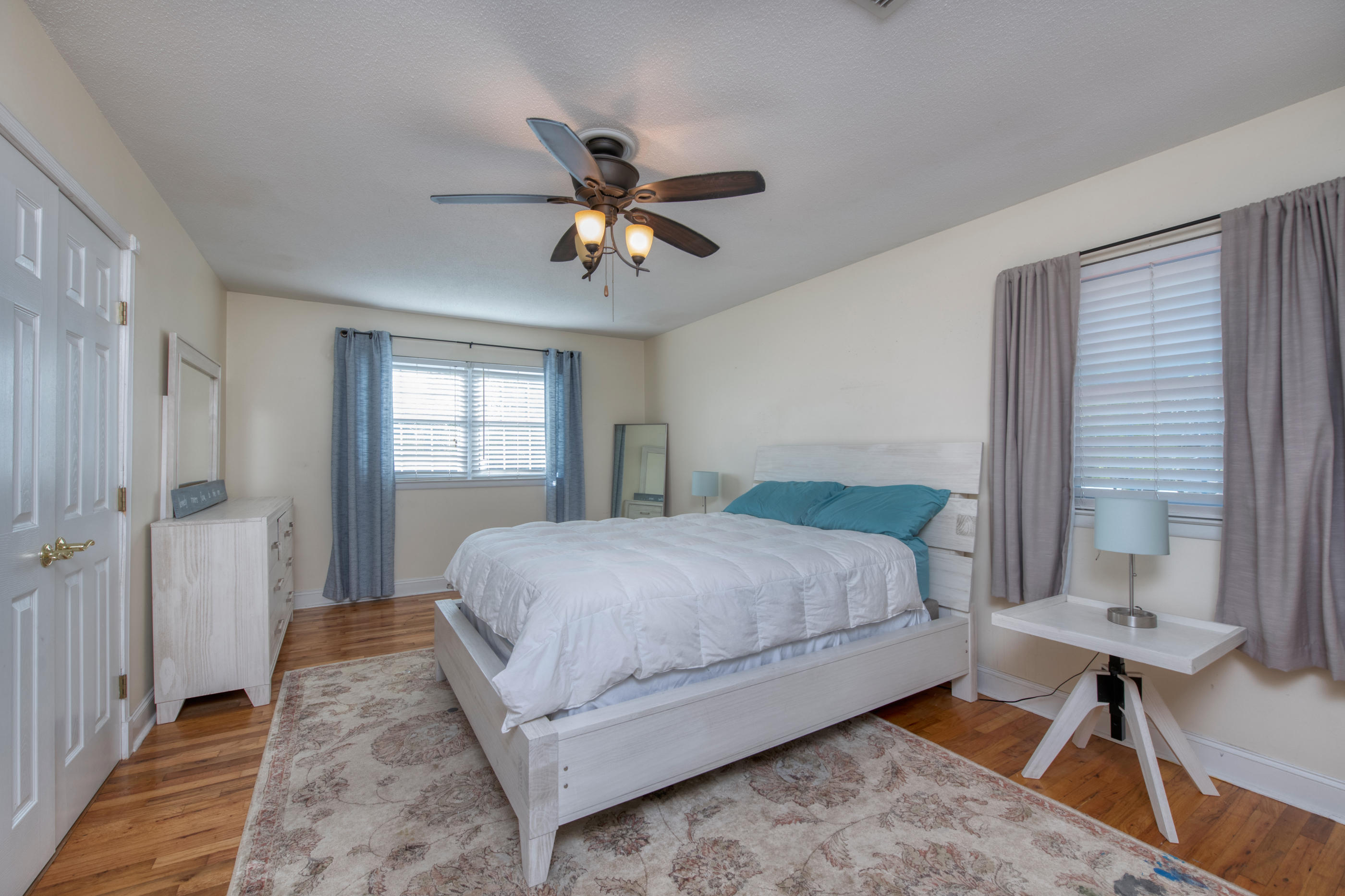 COUNTRY CLUB ESTATES 1ST ADDN - Residential