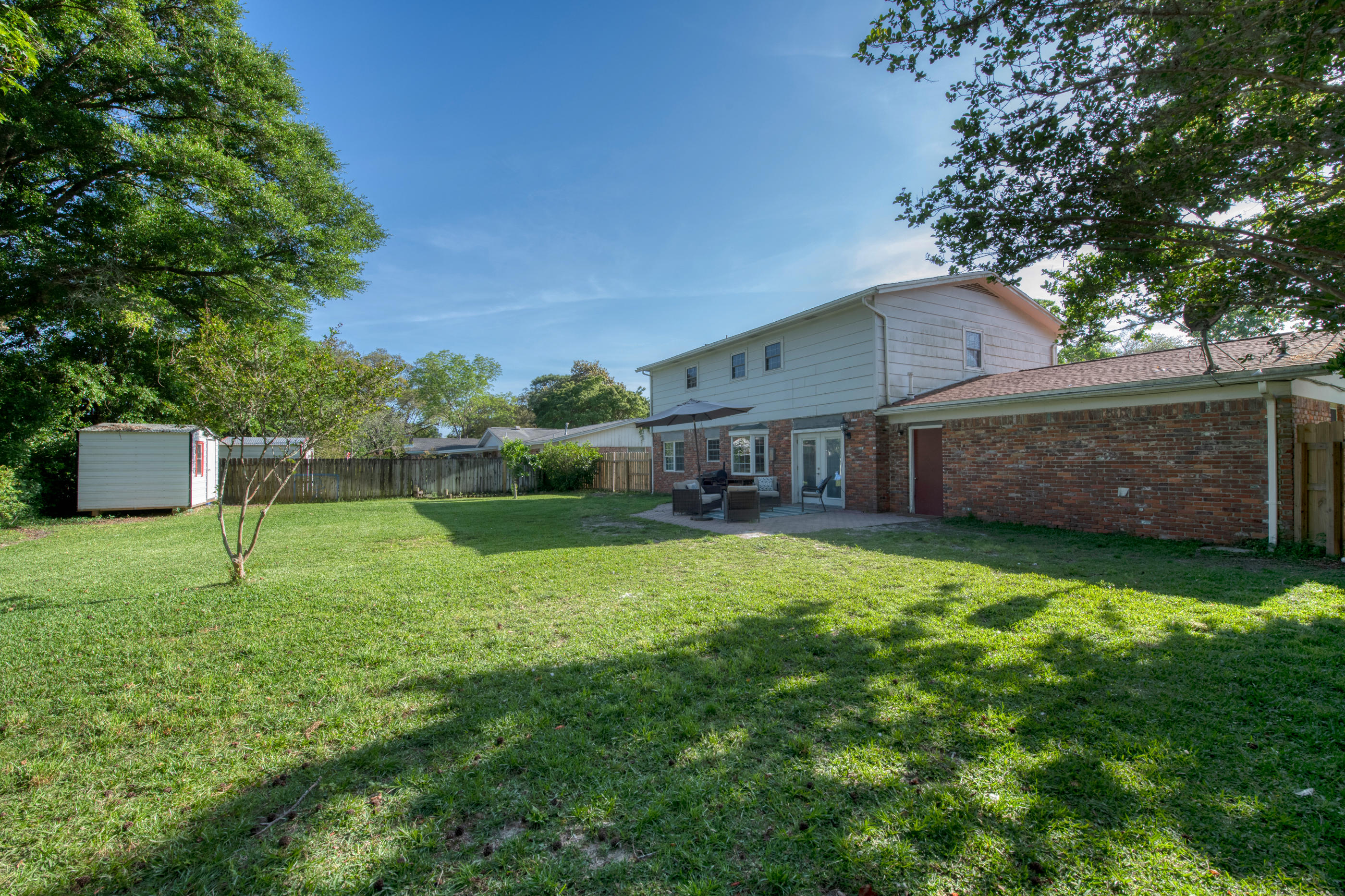 COUNTRY CLUB ESTATES 1ST ADDN - Residential