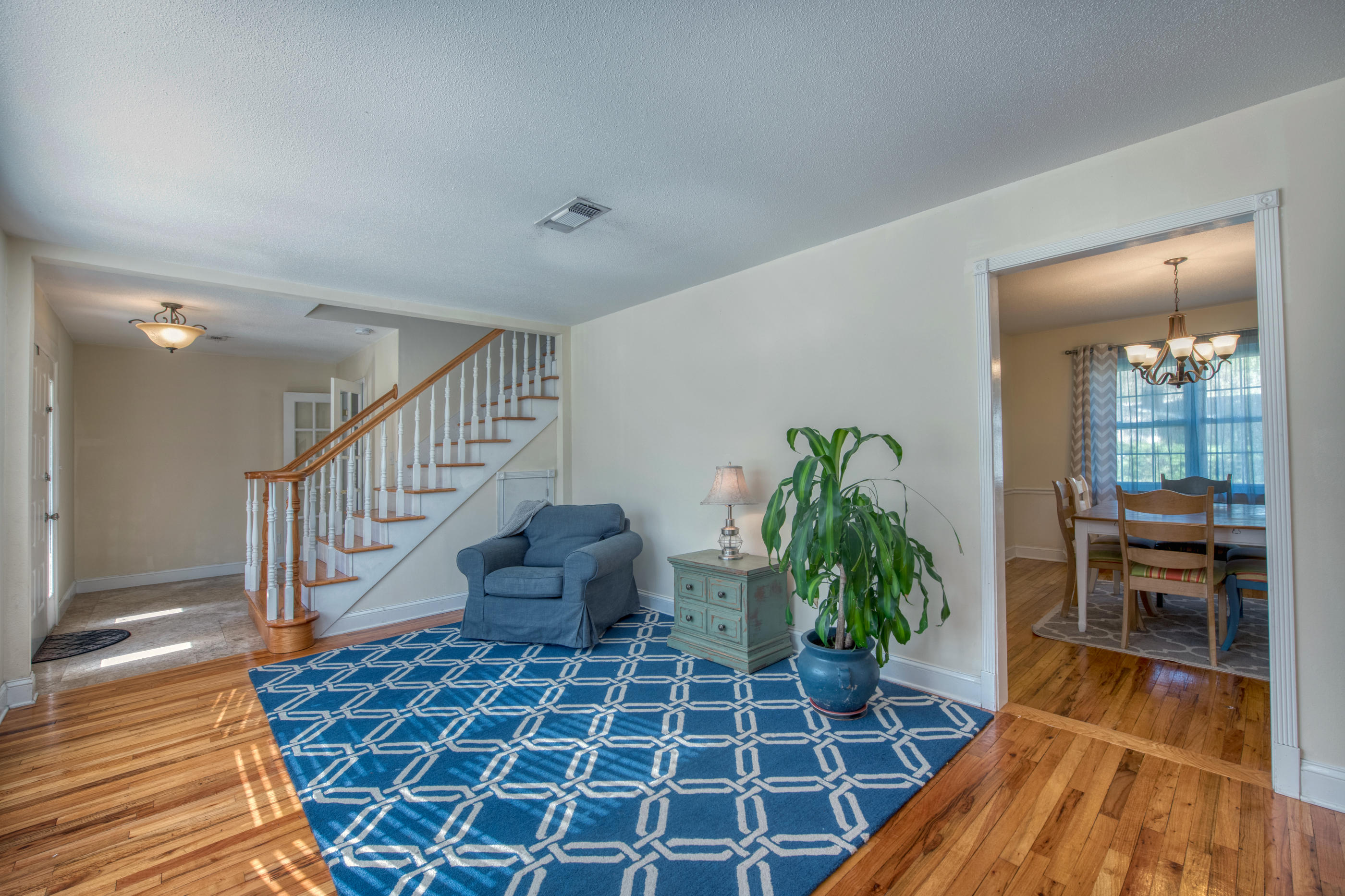 COUNTRY CLUB ESTATES 1ST ADDN - Residential