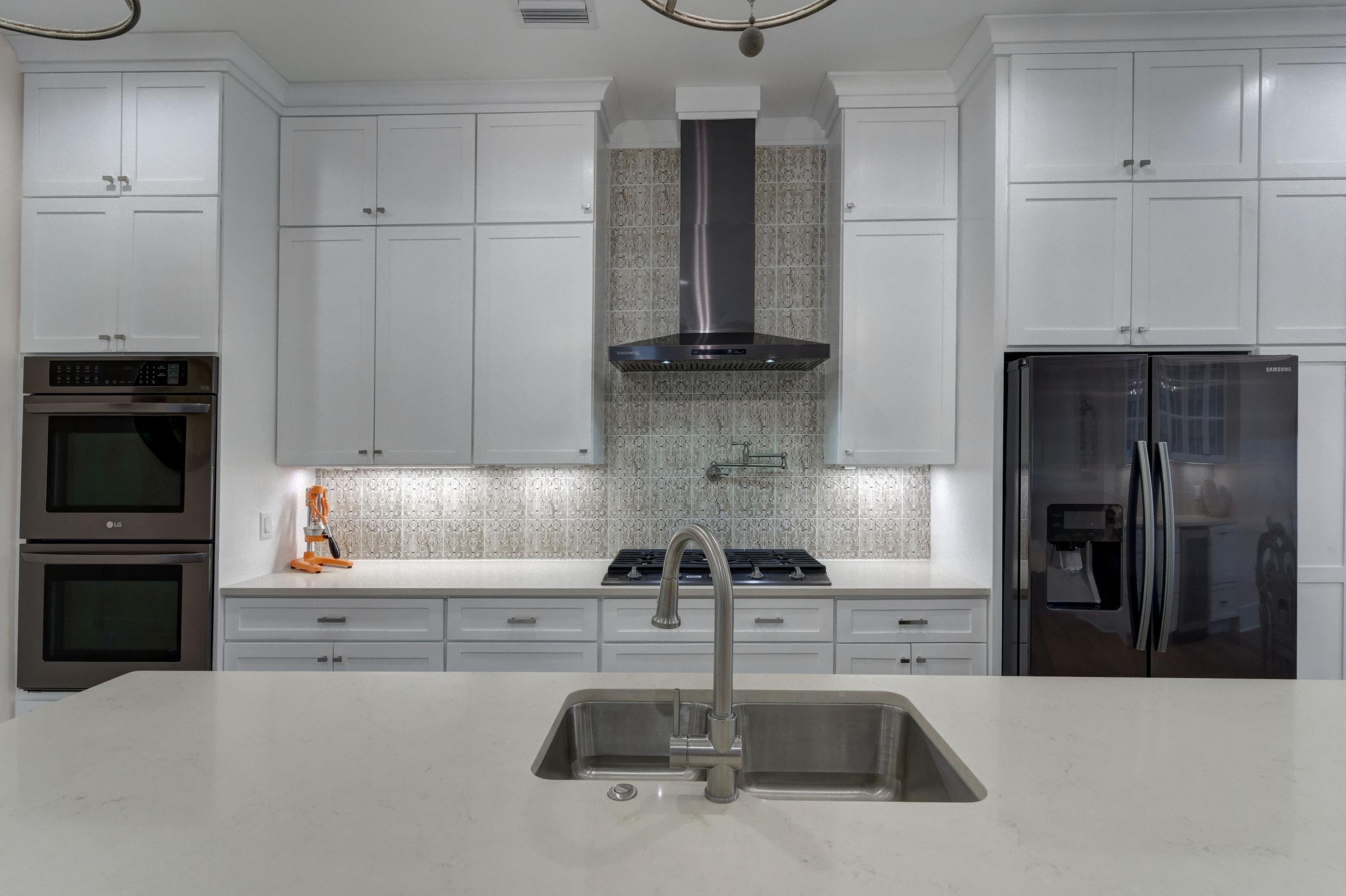 COTTAGES AT EASTERN LAKE - Residential