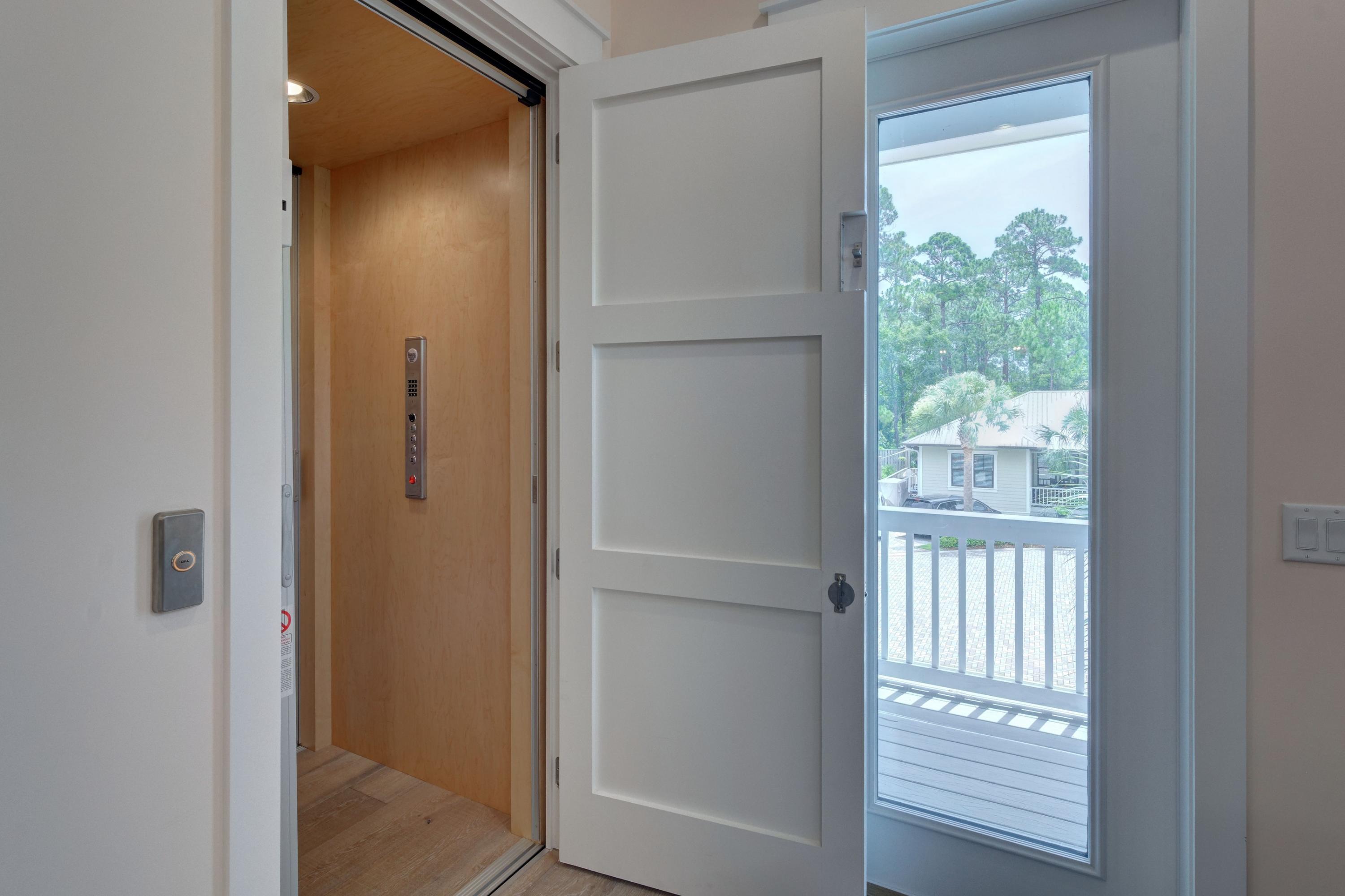 COTTAGES AT EASTERN LAKE - Residential