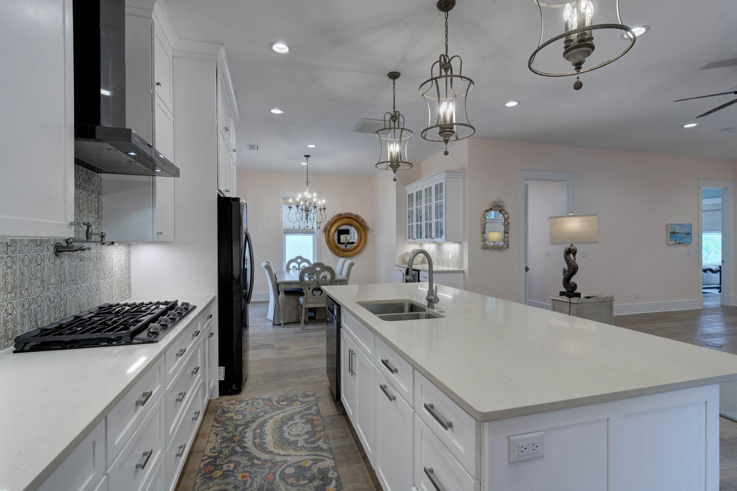 COTTAGES AT EASTERN LAKE - Residential