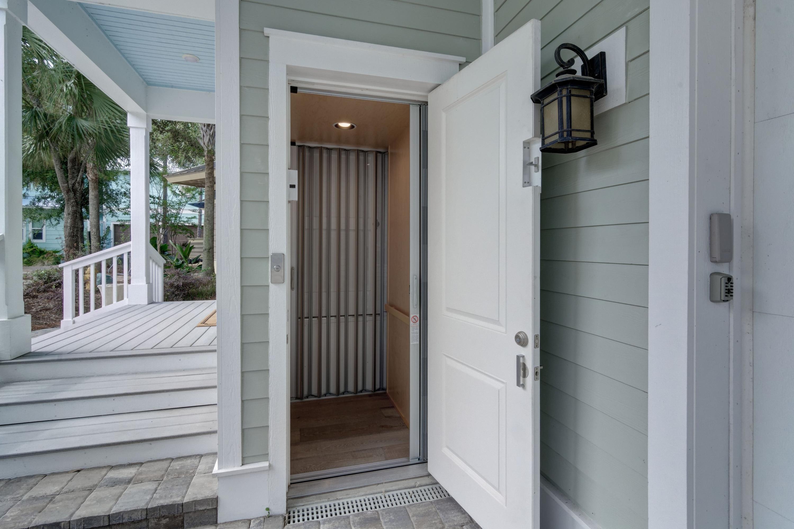 COTTAGES AT EASTERN LAKE - Residential