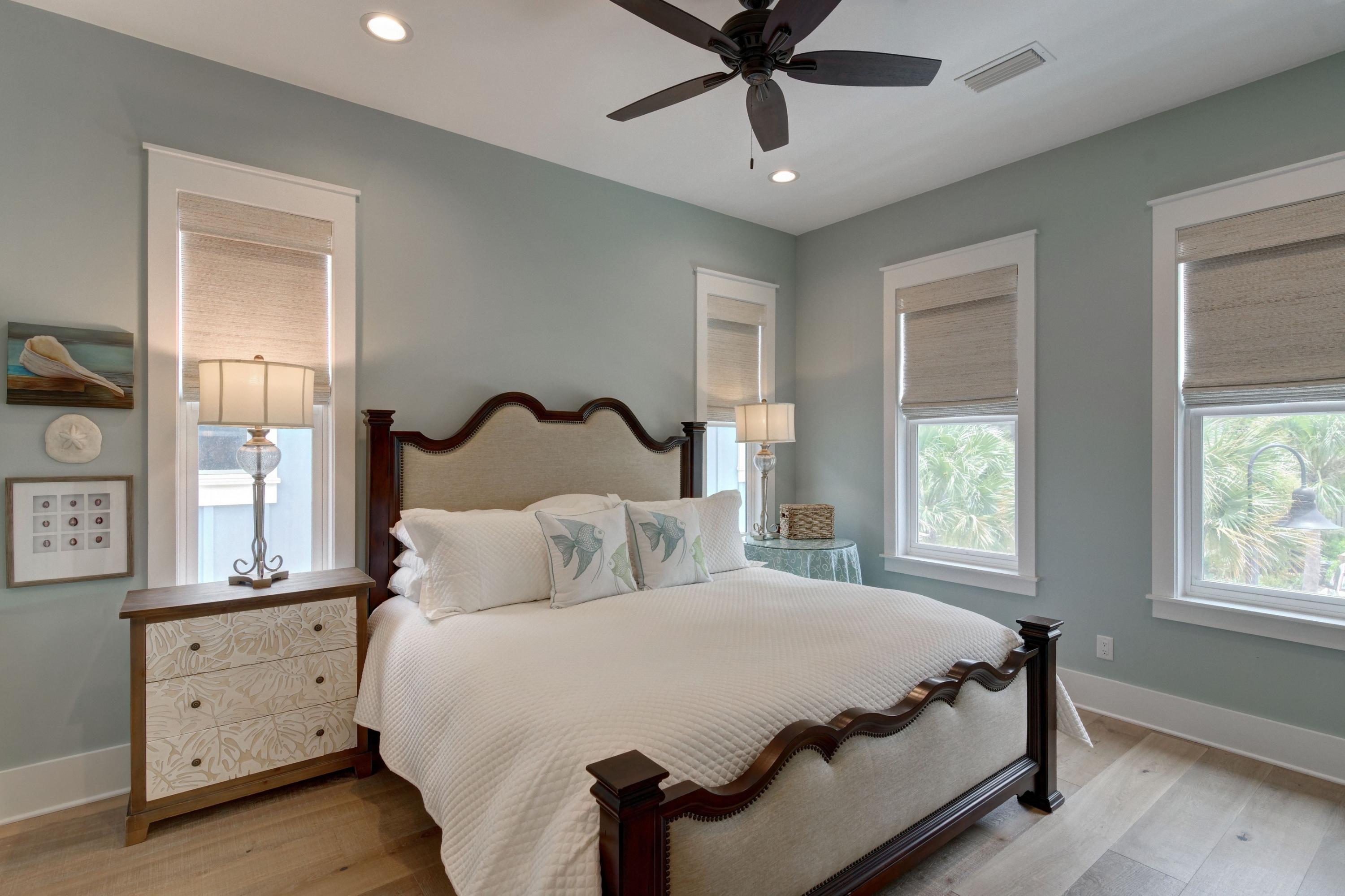 COTTAGES AT EASTERN LAKE - Residential