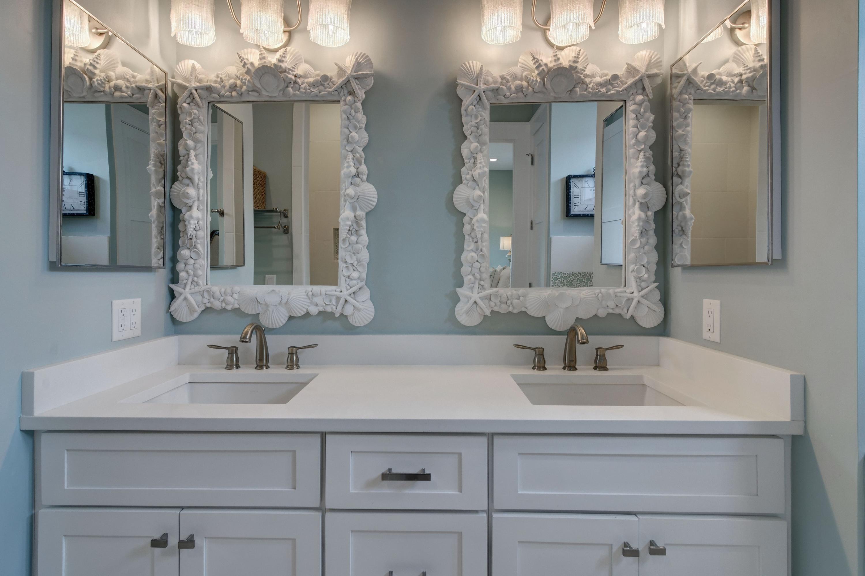 COTTAGES AT EASTERN LAKE - Residential