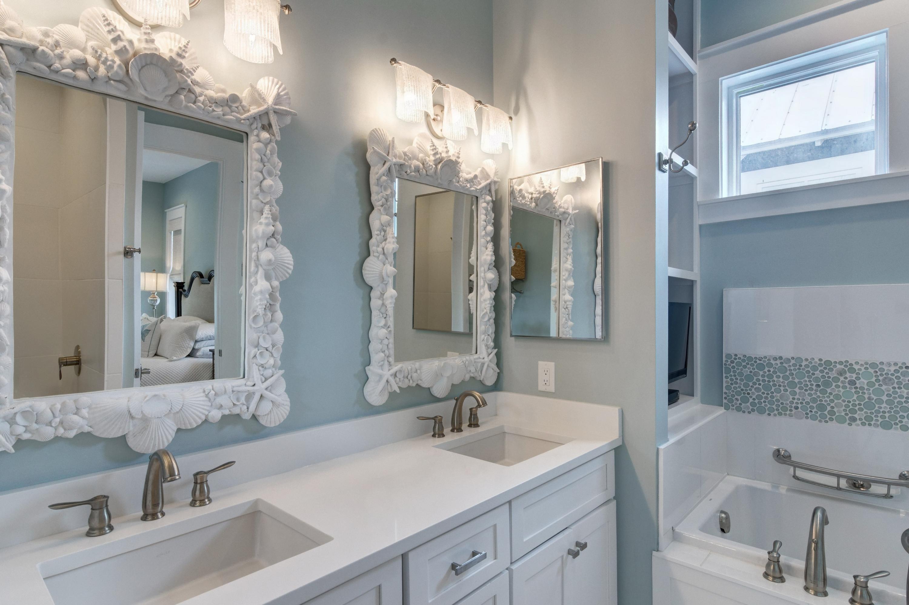 COTTAGES AT EASTERN LAKE - Residential