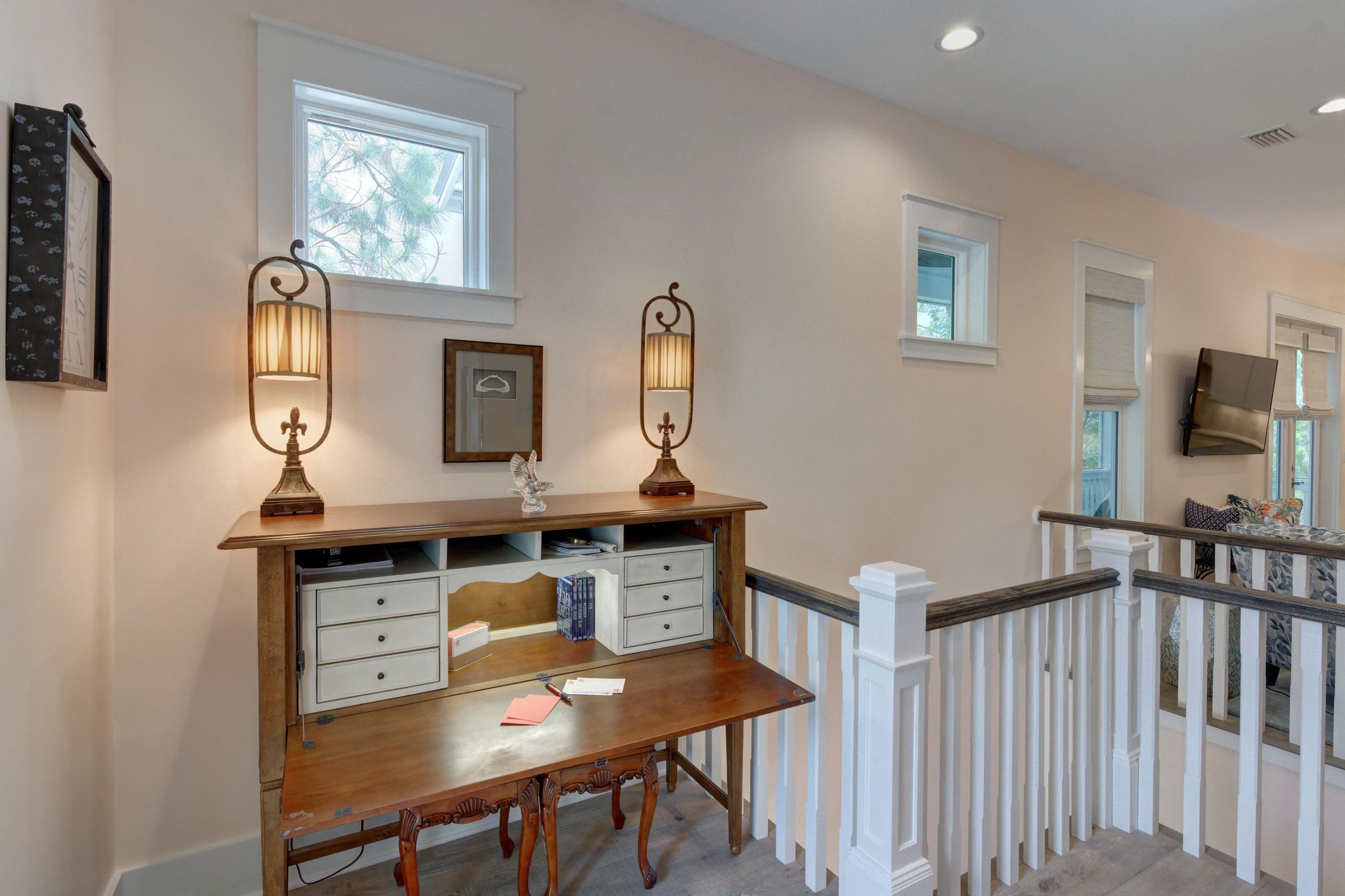 COTTAGES AT EASTERN LAKE - Residential