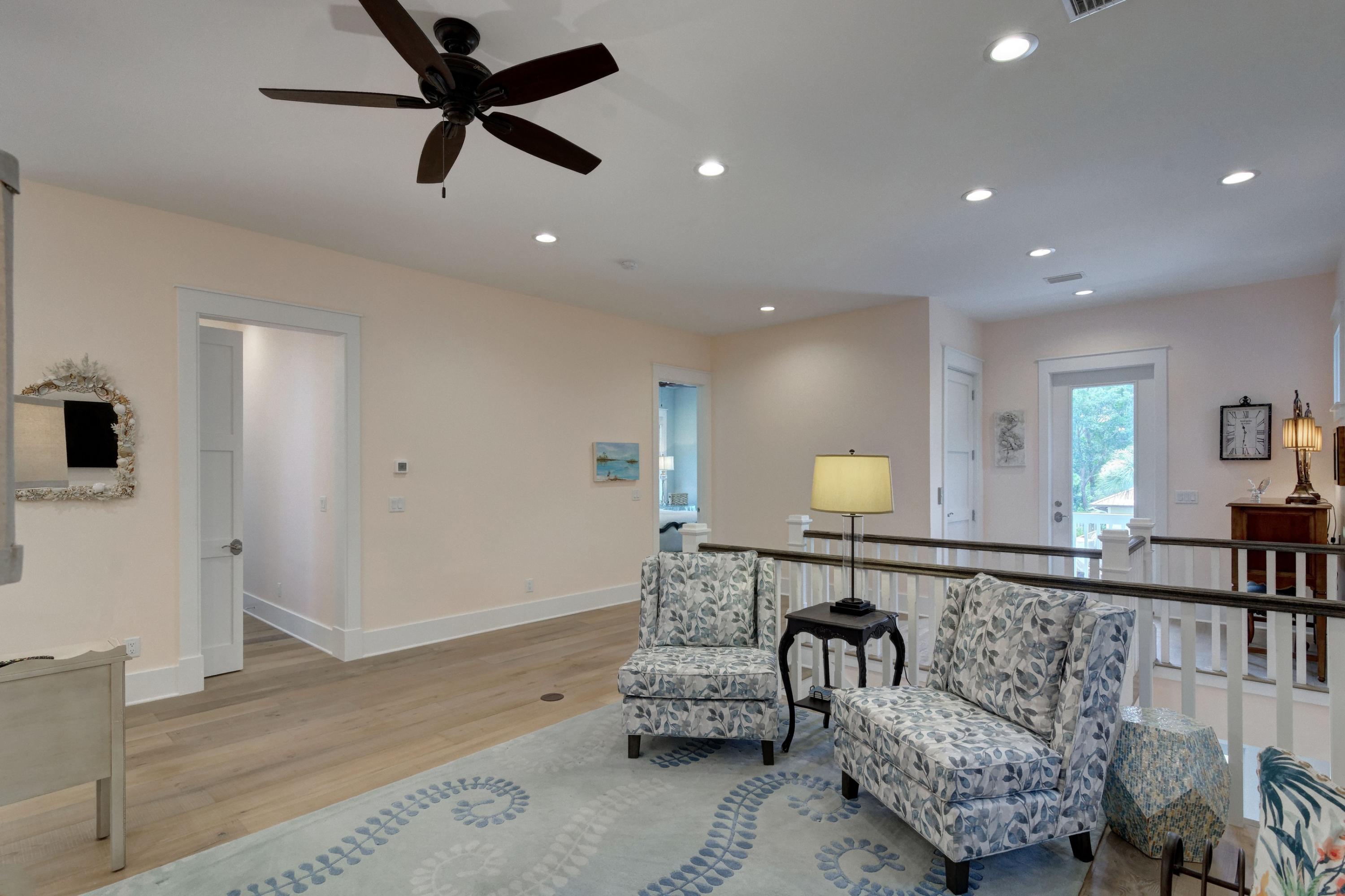 COTTAGES AT EASTERN LAKE - Residential