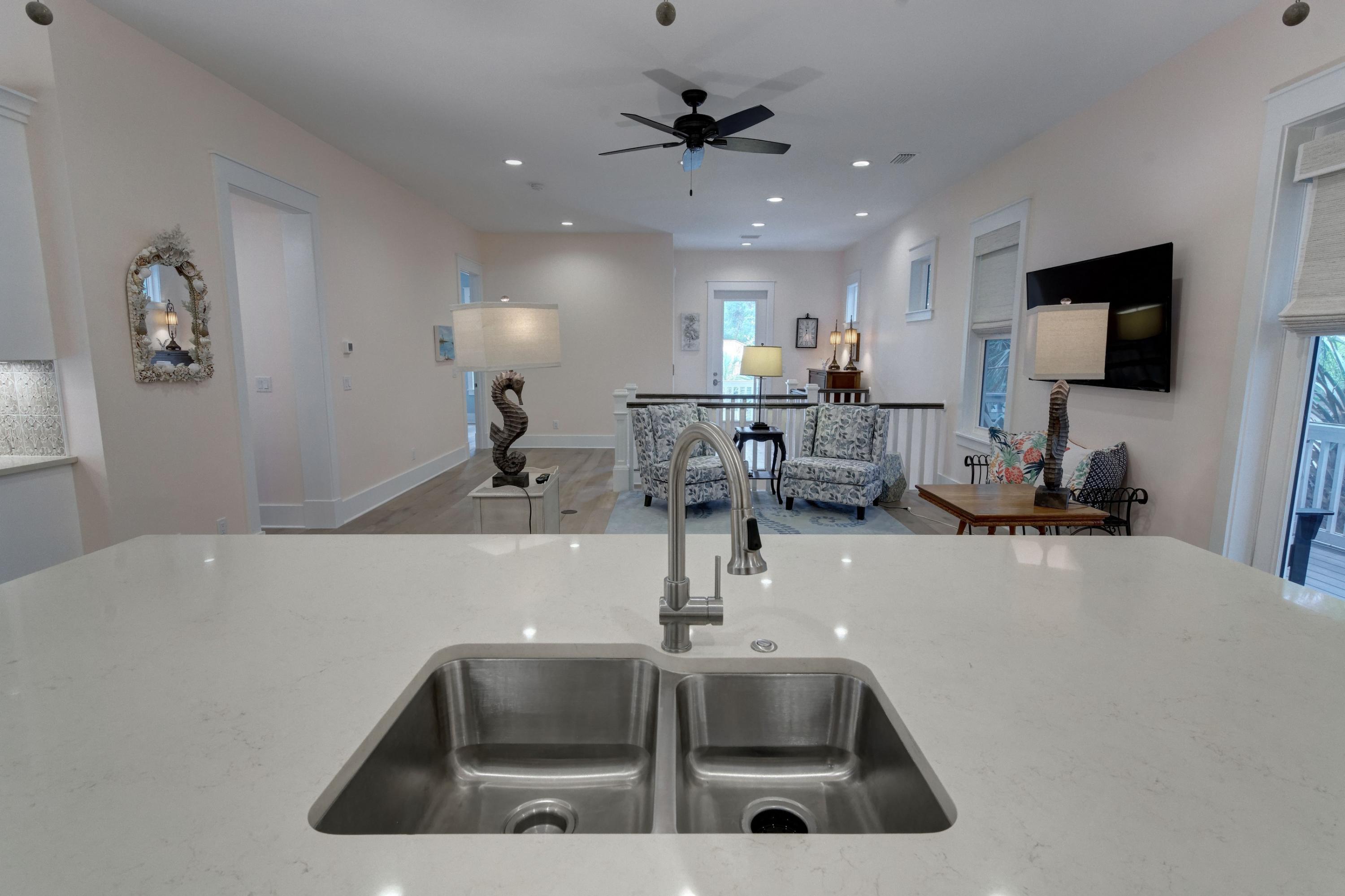 COTTAGES AT EASTERN LAKE - Residential