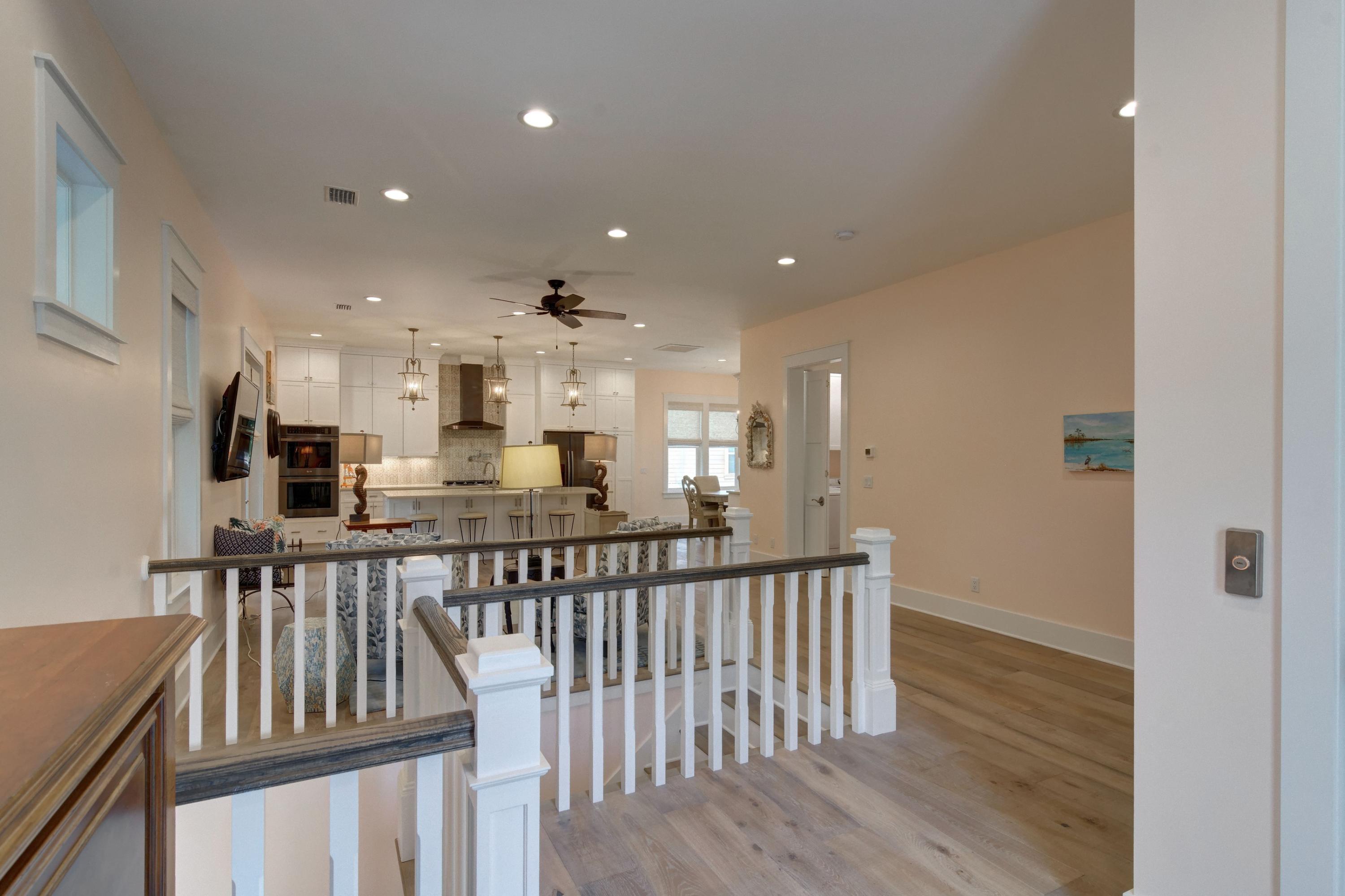 COTTAGES AT EASTERN LAKE - Residential