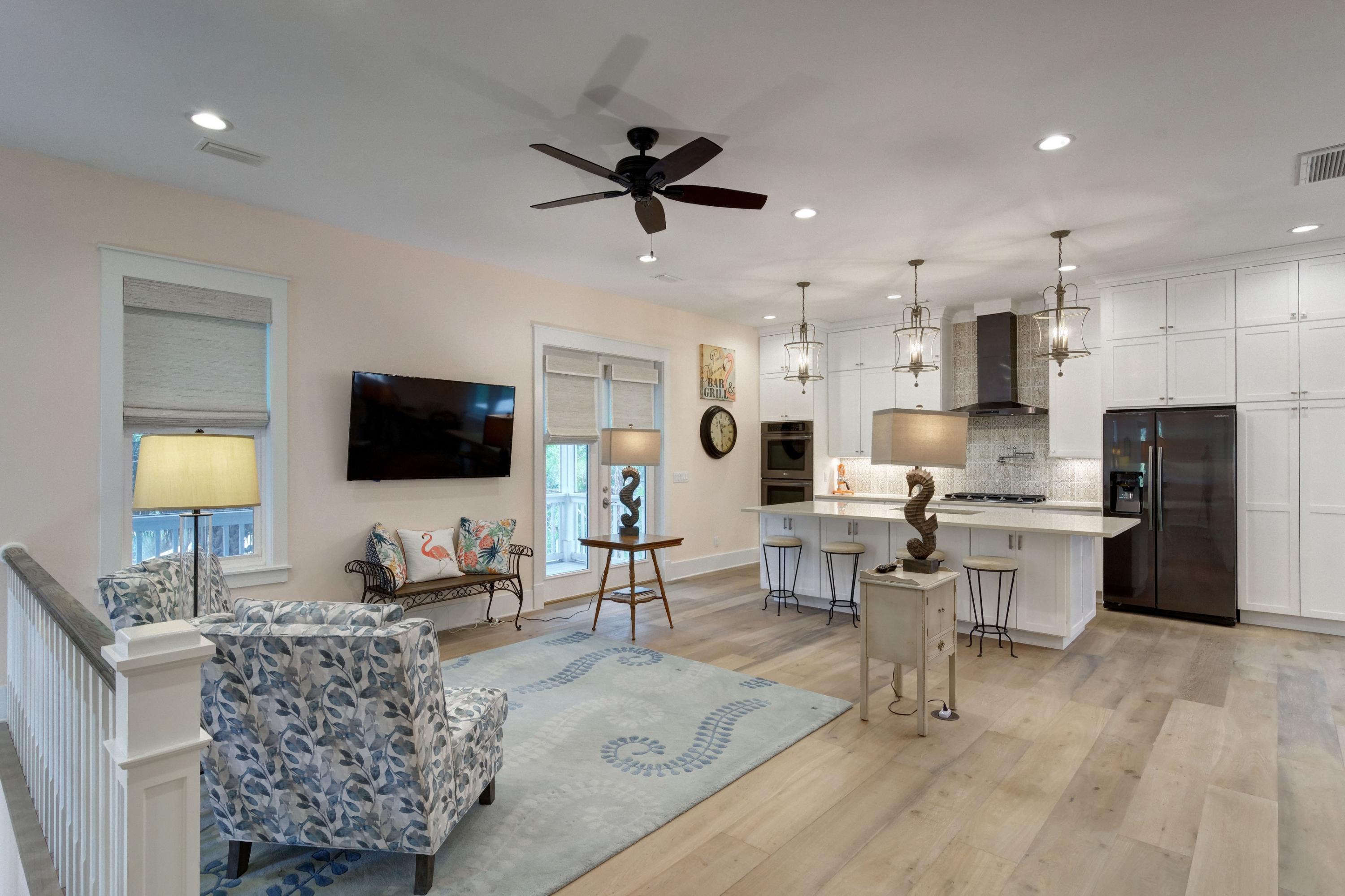 COTTAGES AT EASTERN LAKE - Residential