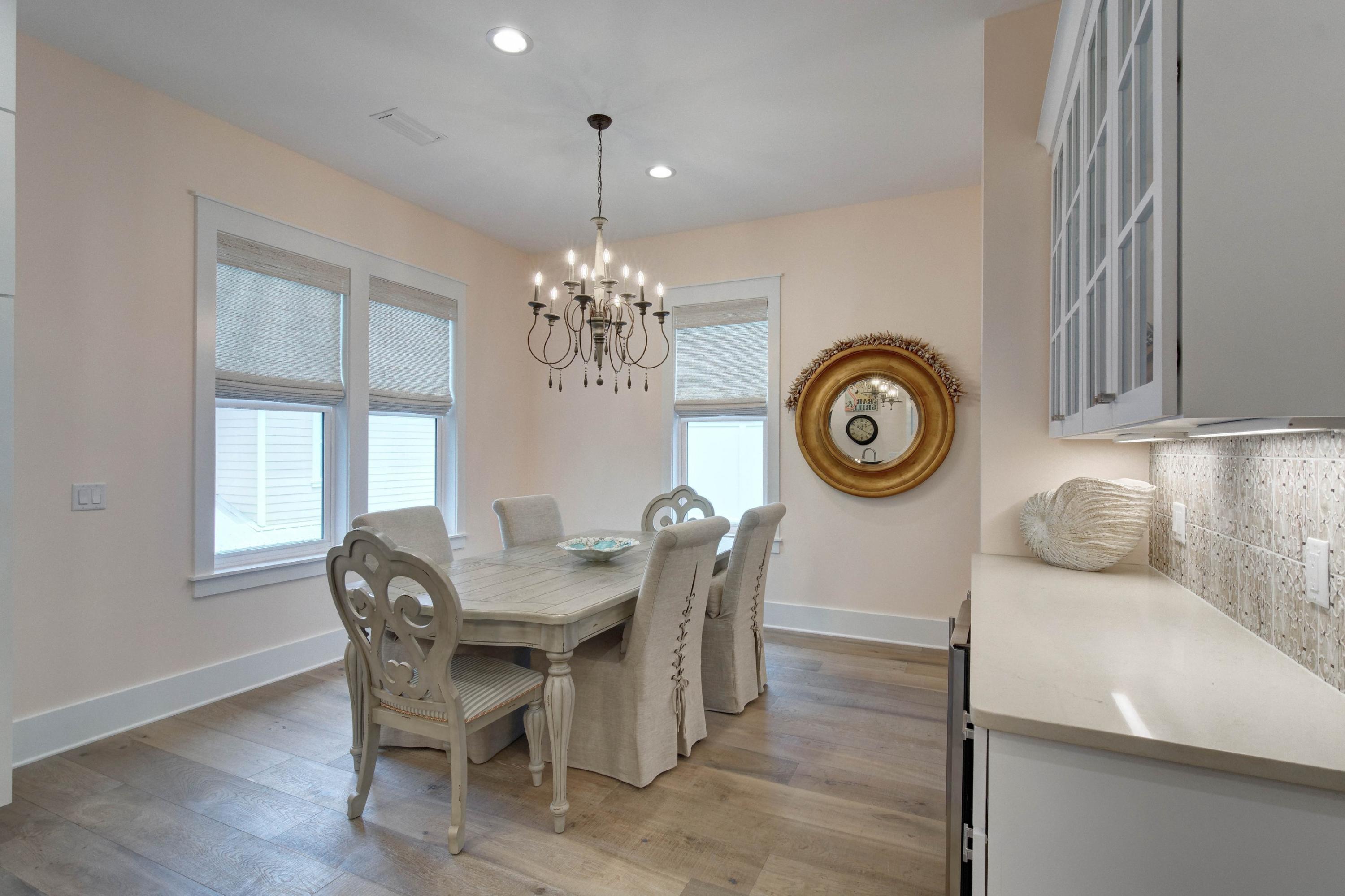 COTTAGES AT EASTERN LAKE - Residential