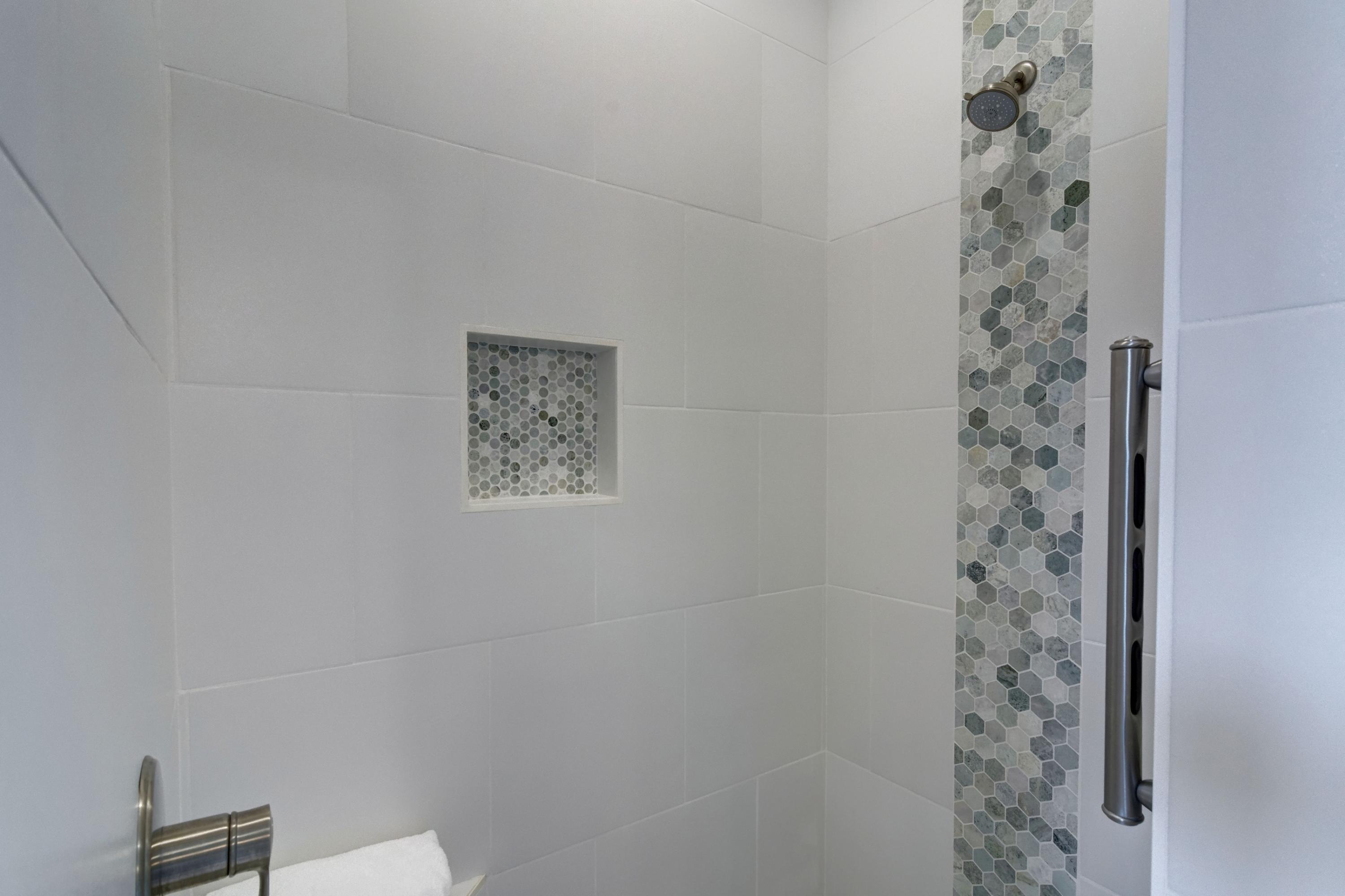 COTTAGES AT EASTERN LAKE - Residential