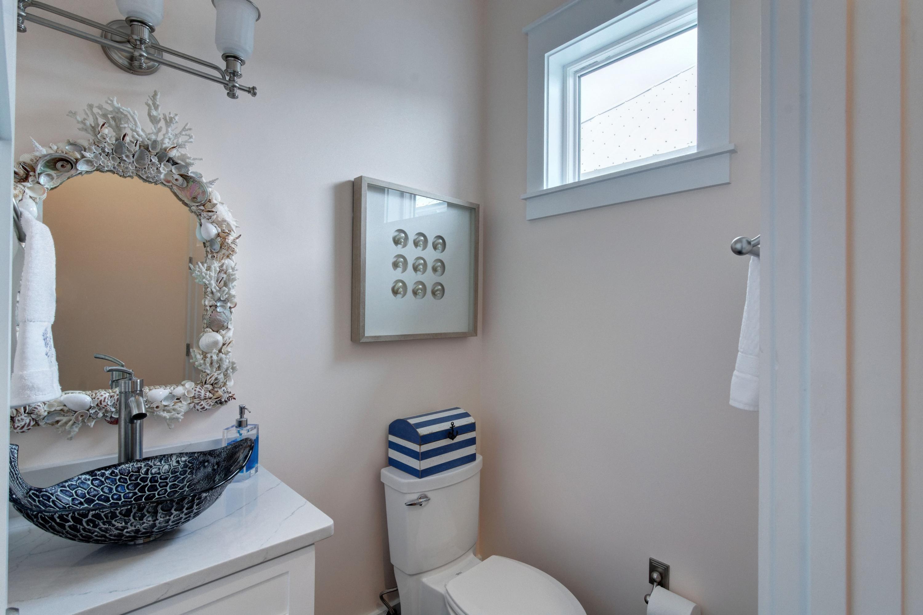 COTTAGES AT EASTERN LAKE - Residential