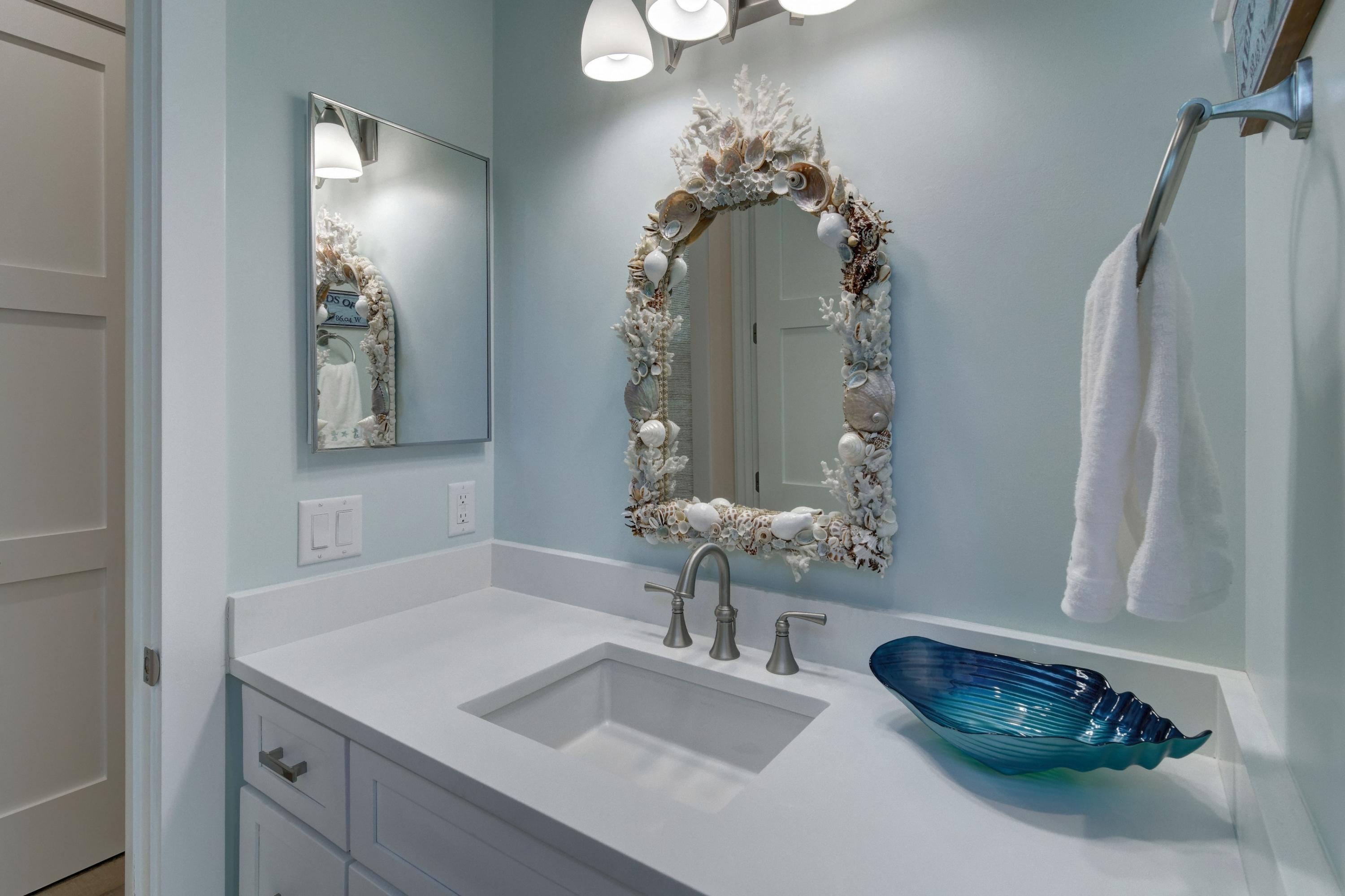 COTTAGES AT EASTERN LAKE - Residential