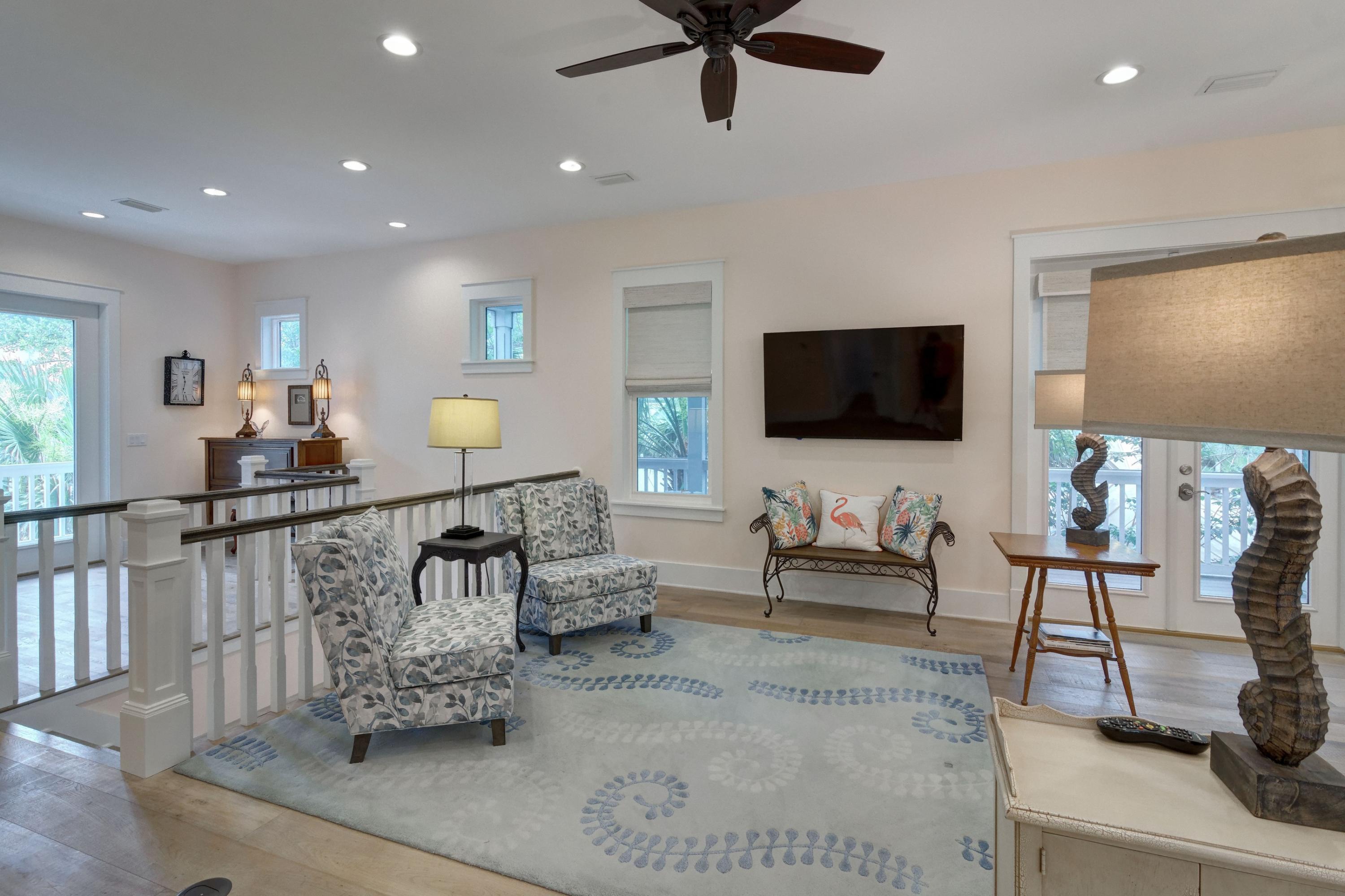 COTTAGES AT EASTERN LAKE - Residential