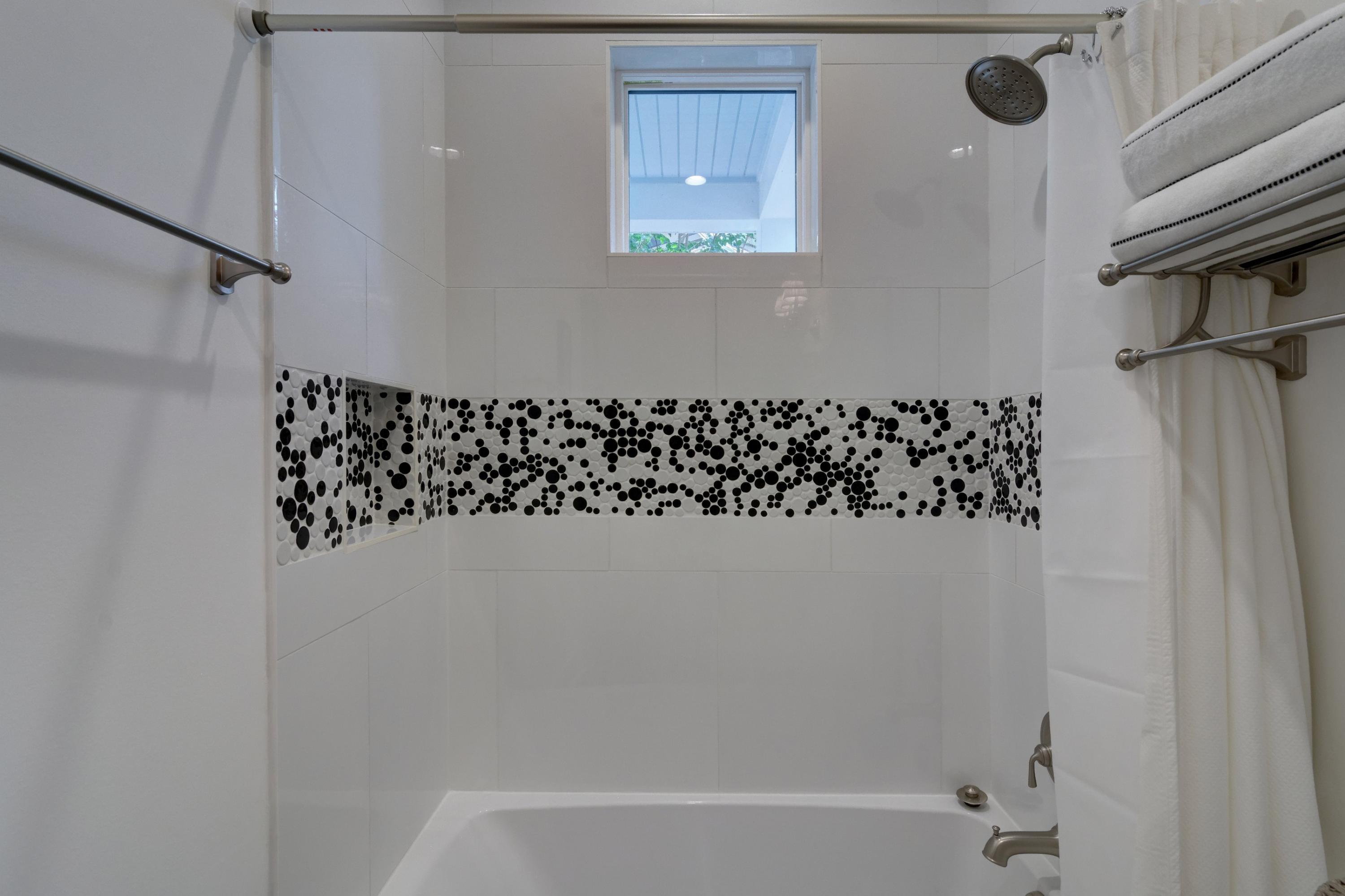 COTTAGES AT EASTERN LAKE - Residential