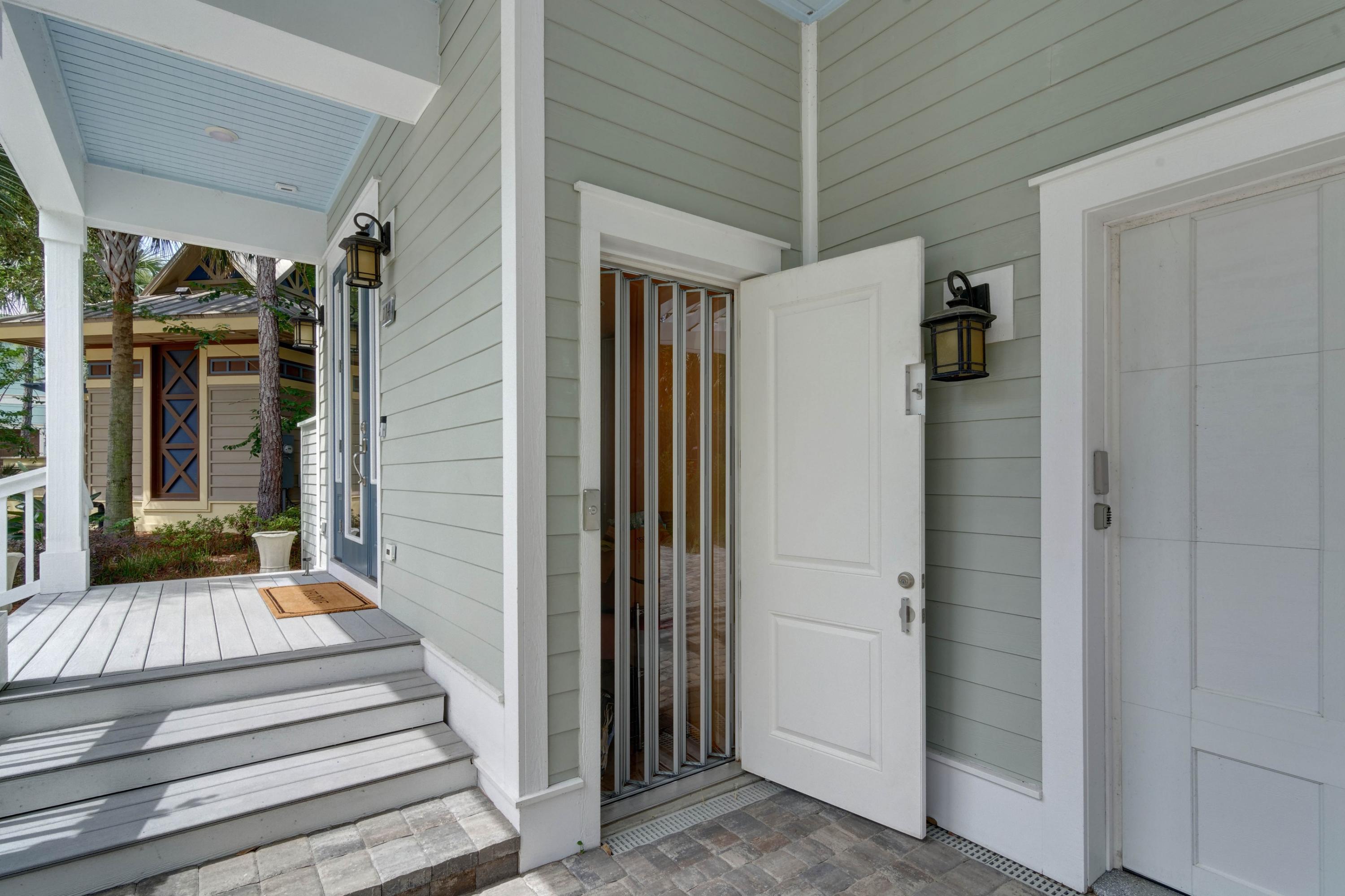 COTTAGES AT EASTERN LAKE - Residential