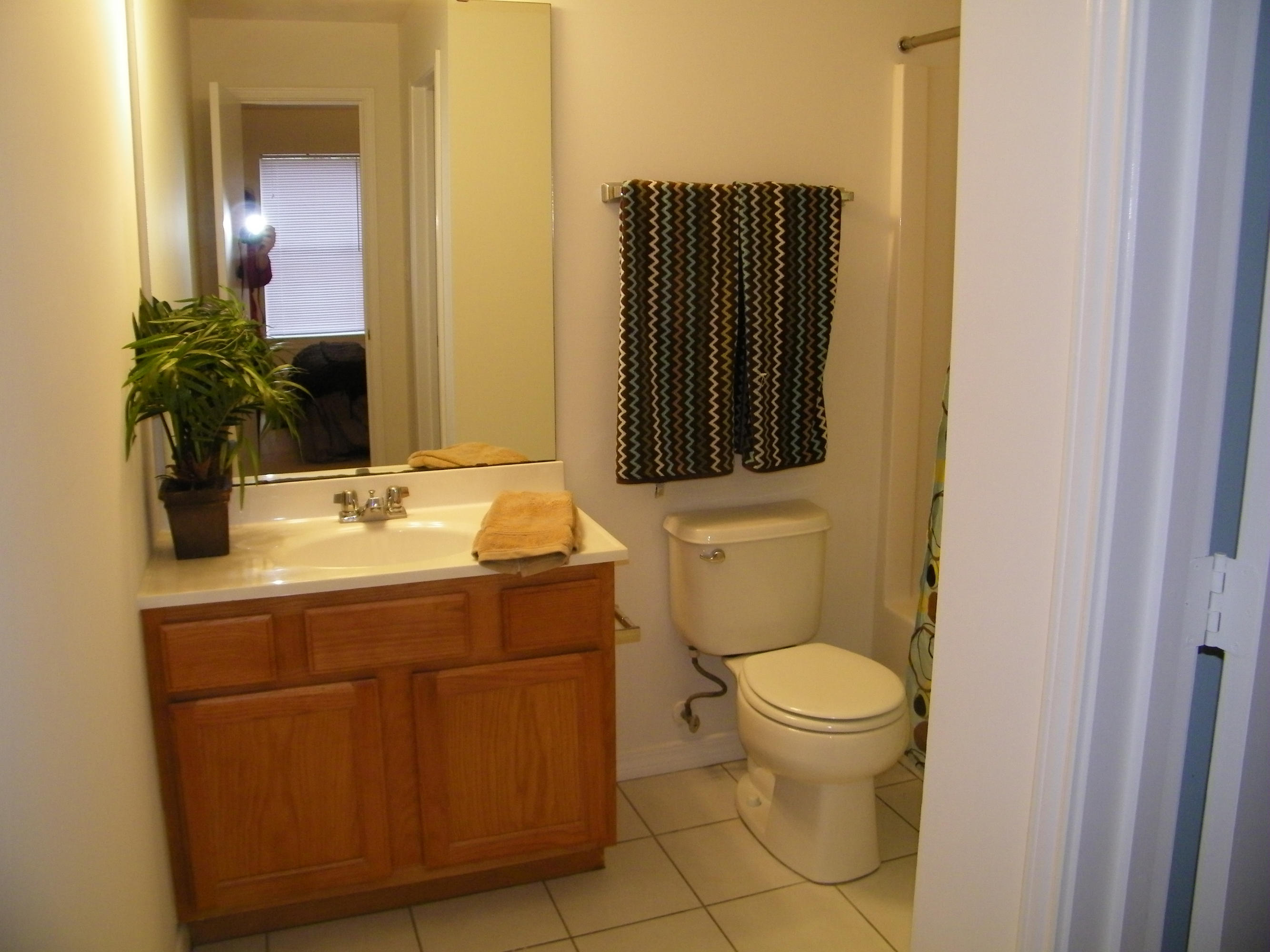 CREEKSIDE - Residential Lease