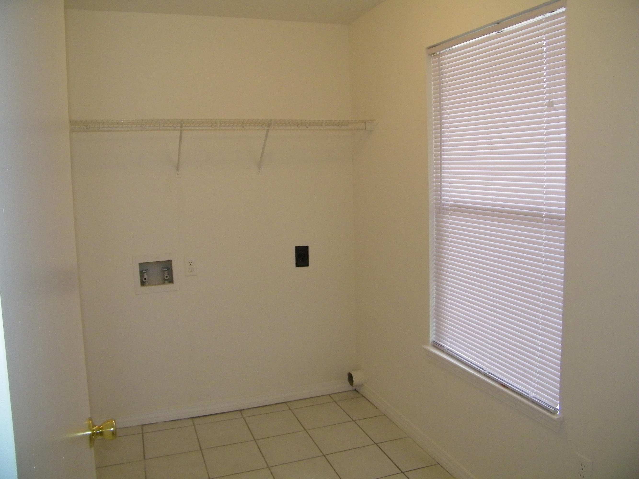 CREEKSIDE - Residential Lease