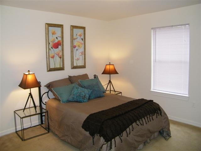 CREEKSIDE - Residential Lease