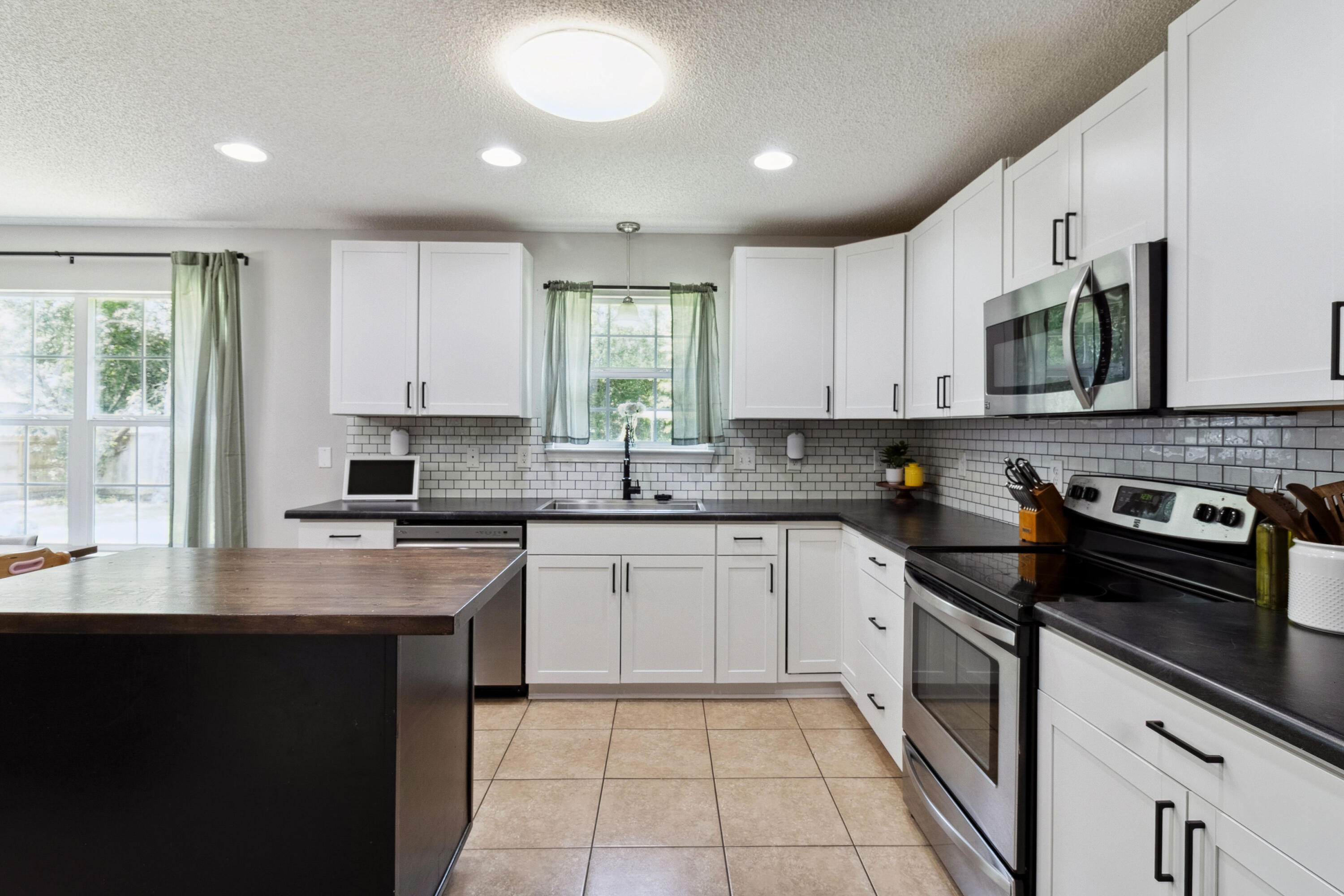WINDSOR VILLAGE - Residential
