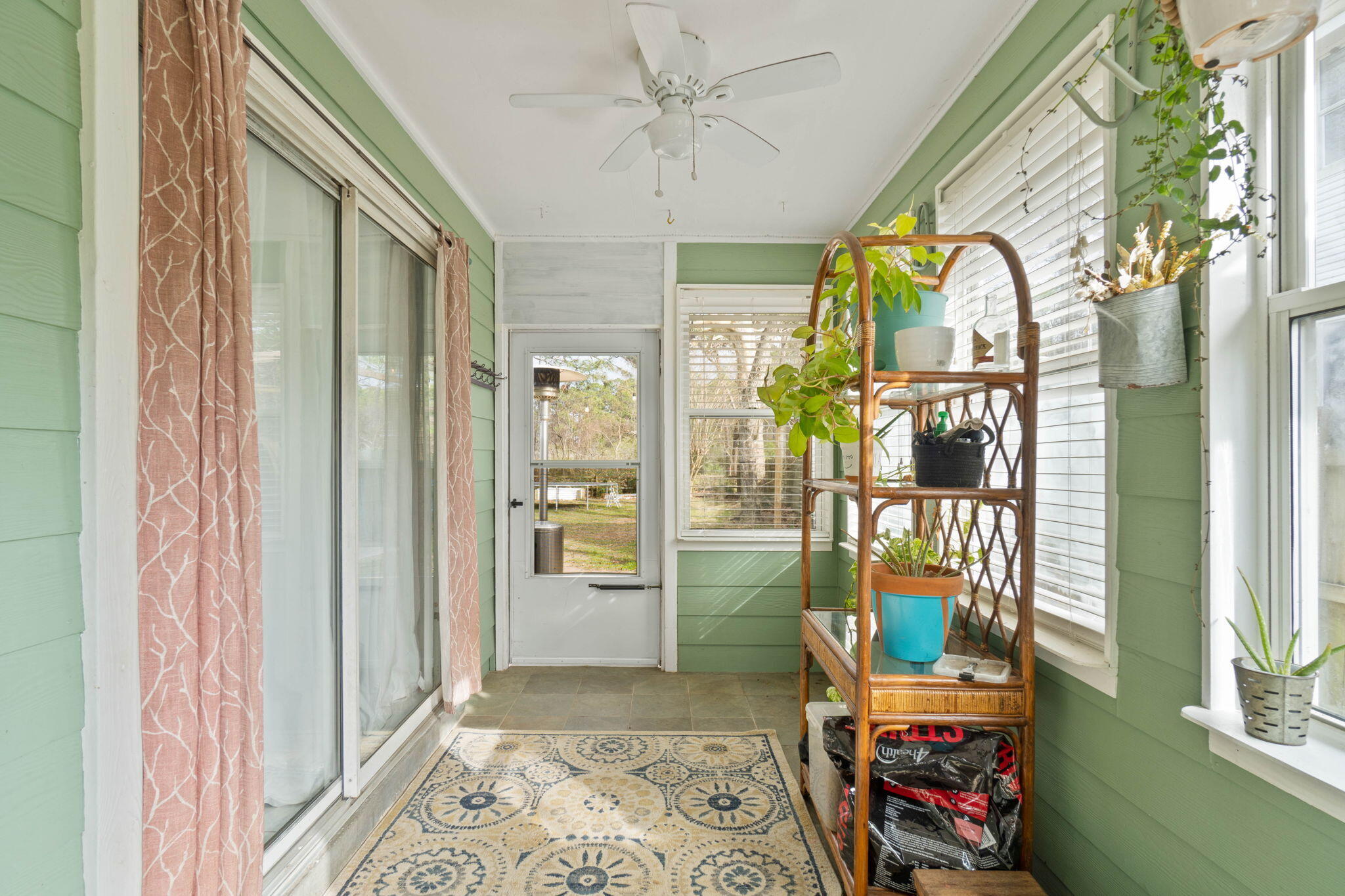 BAYVIEW MANOR - Residential