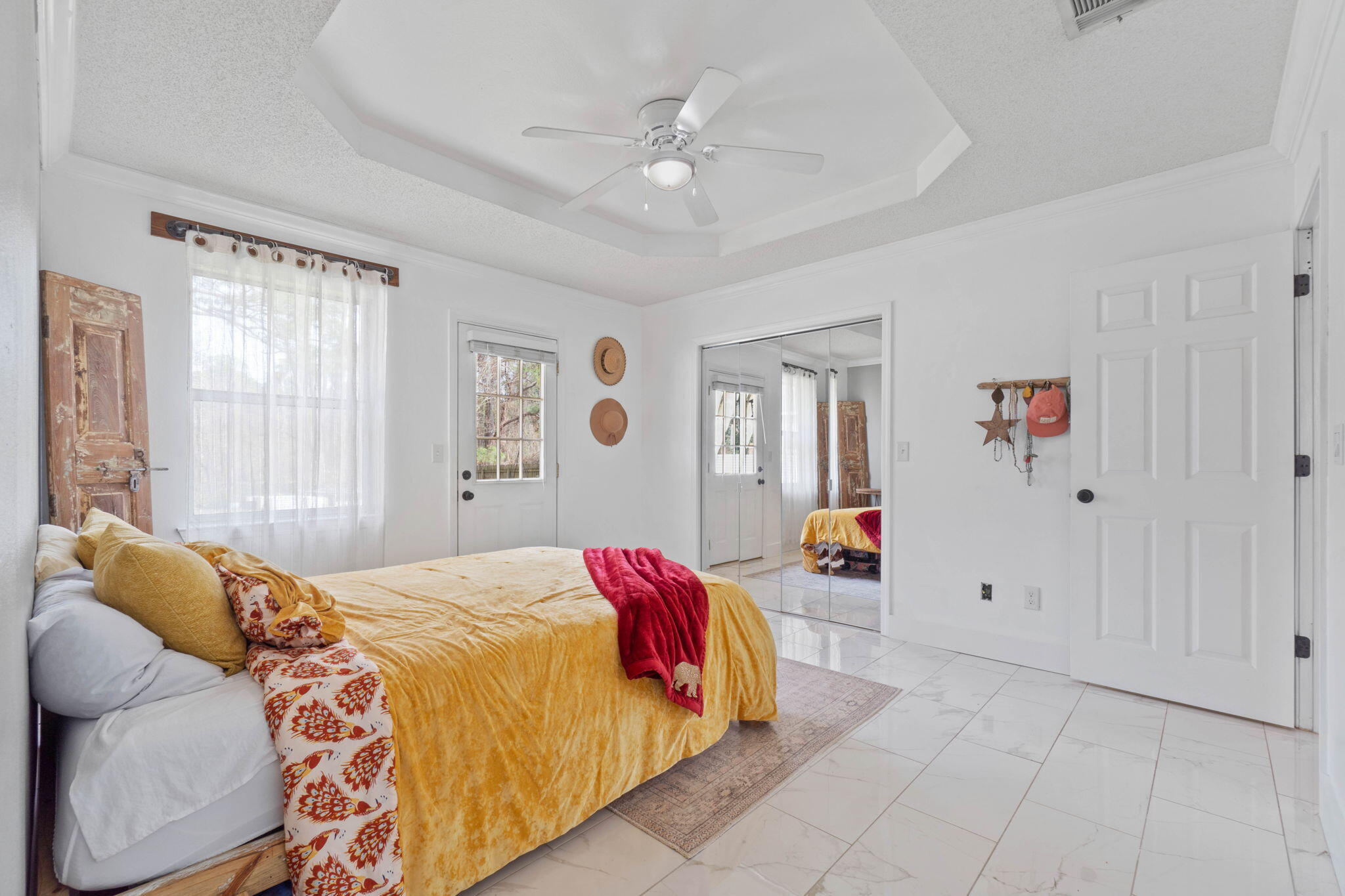 BAYVIEW MANOR - Residential