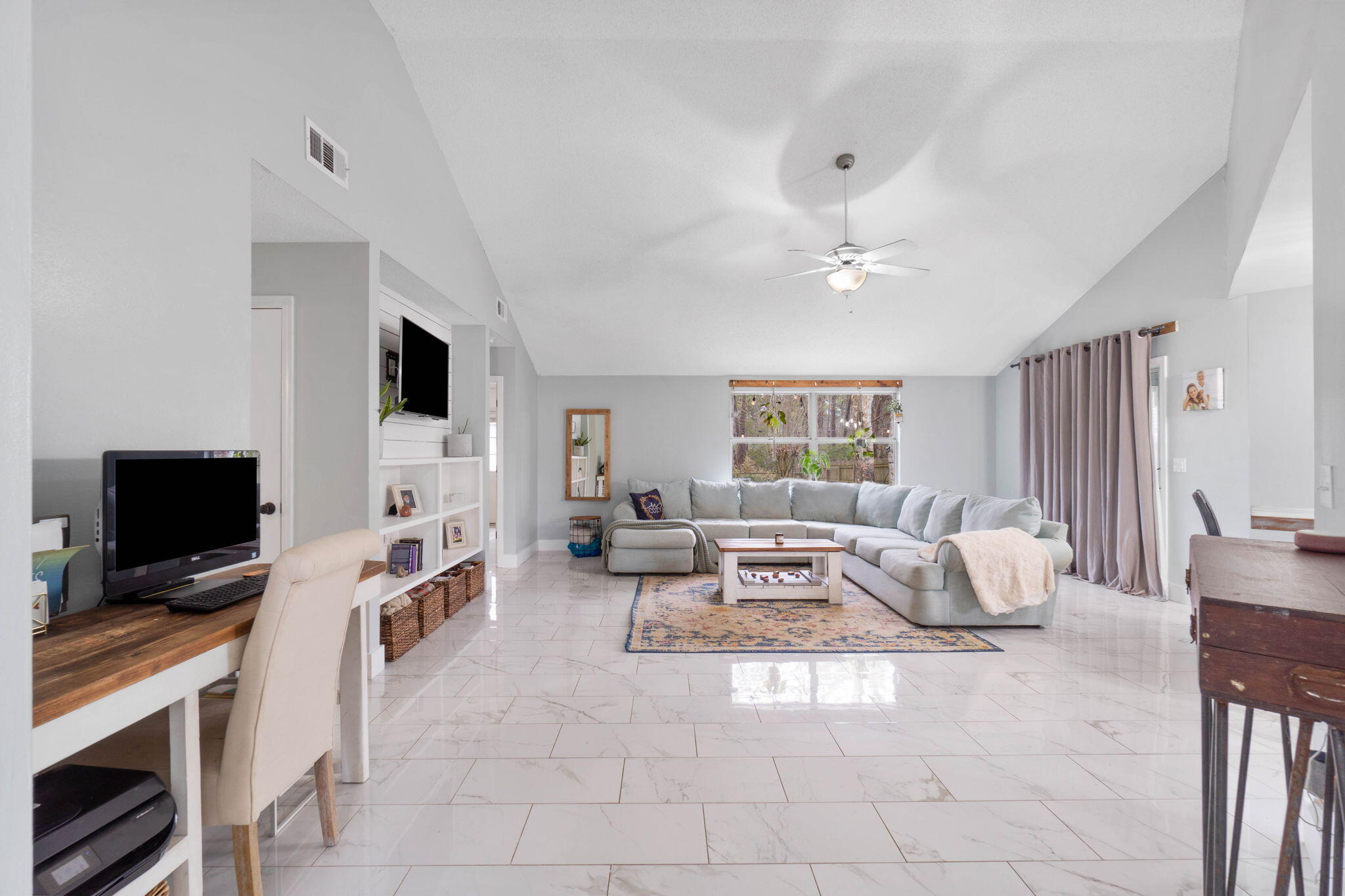 BAYVIEW MANOR - Residential