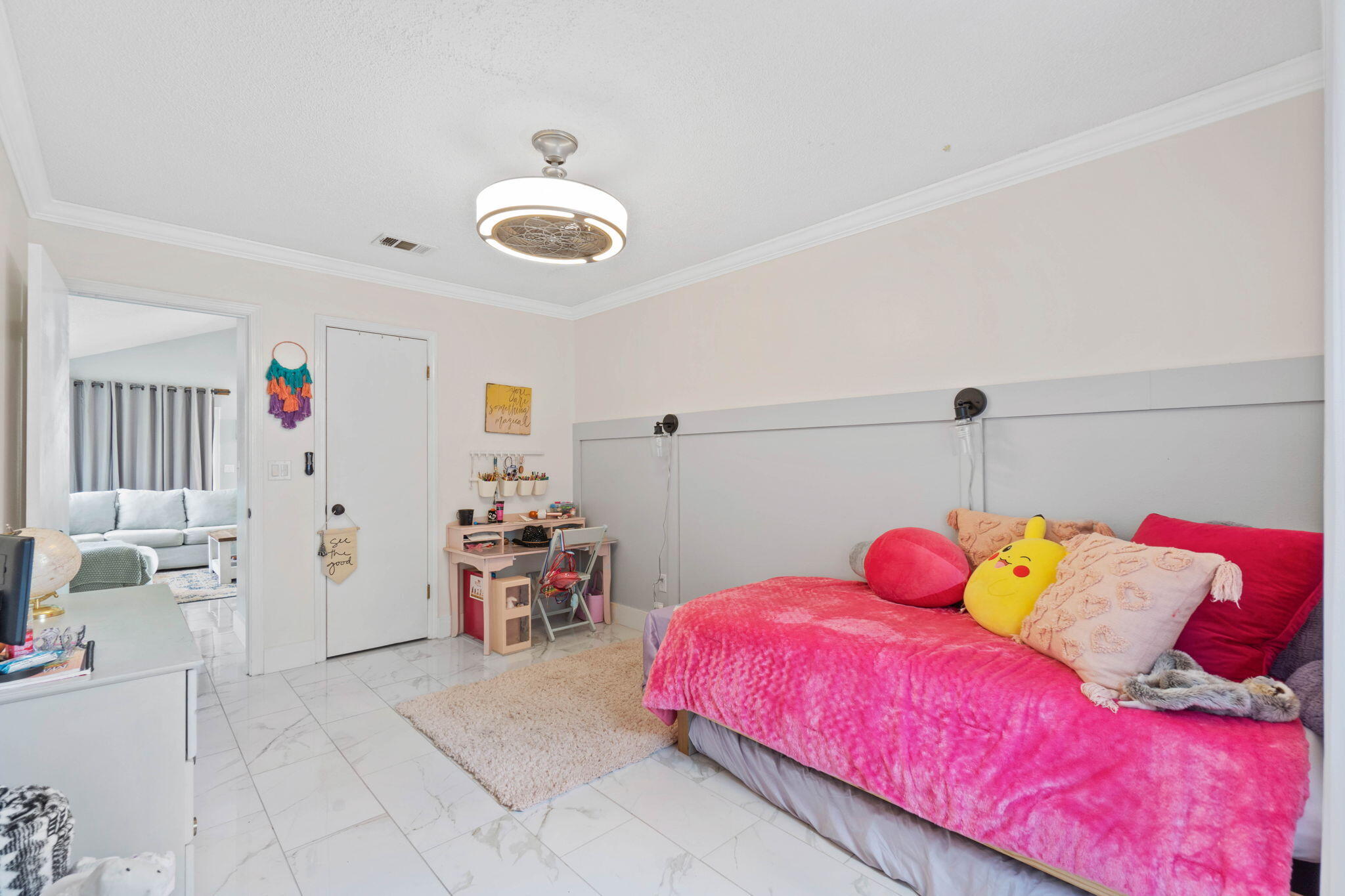 BAYVIEW MANOR - Residential