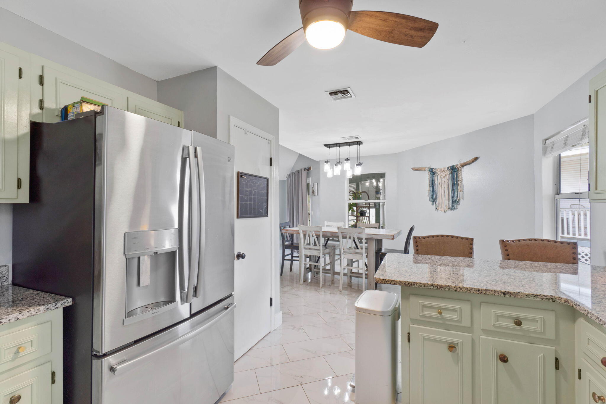 BAYVIEW MANOR - Residential