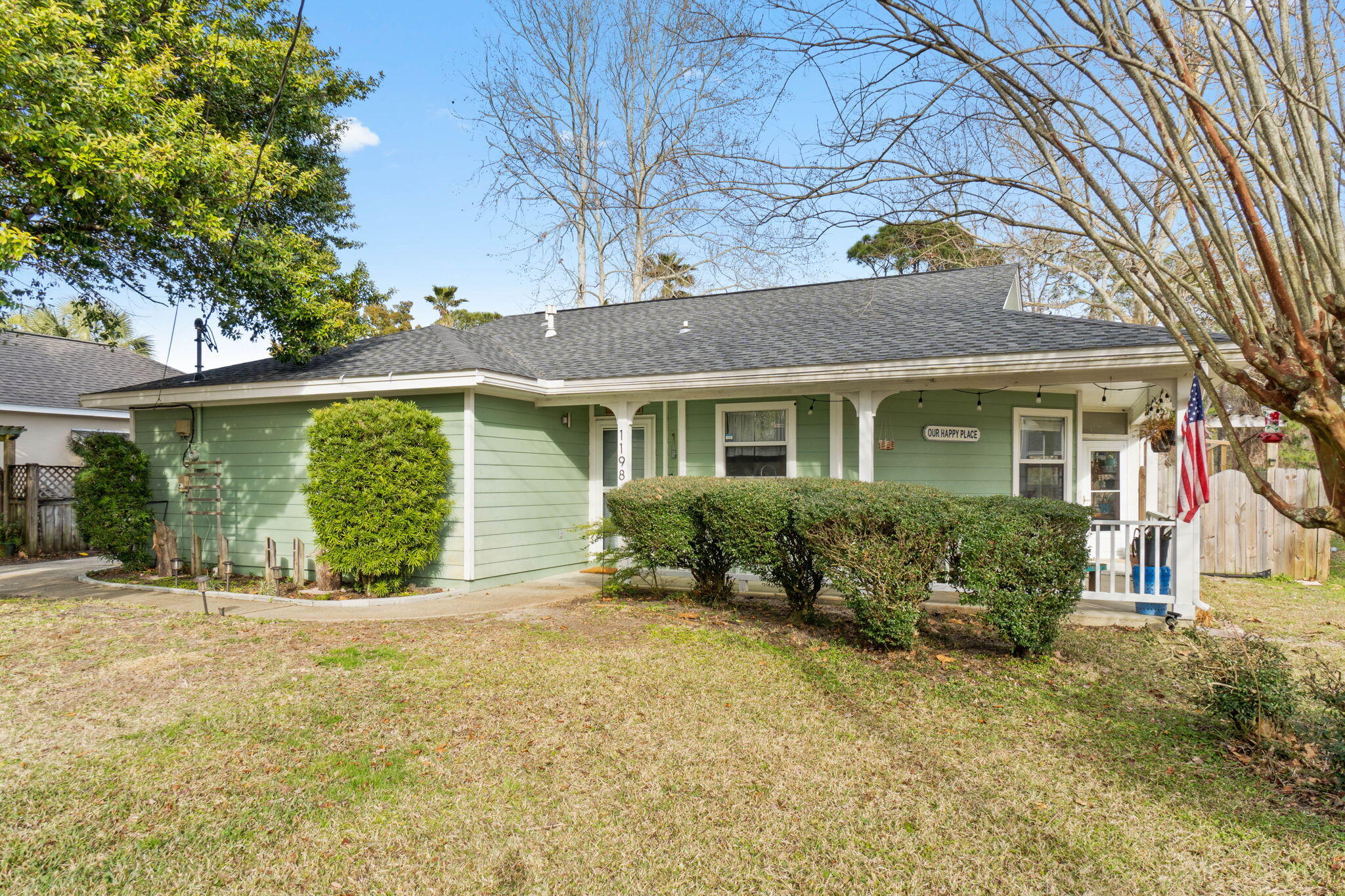 BAYVIEW MANOR - Residential