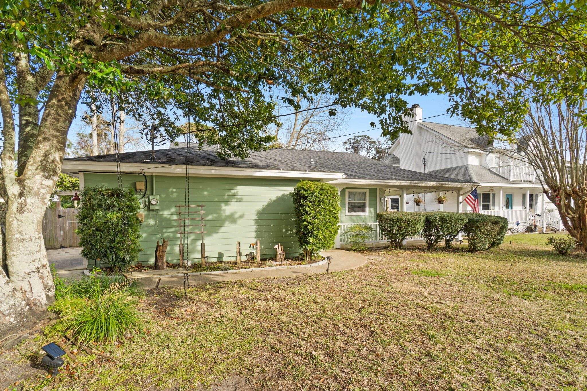 BAYVIEW MANOR - Residential