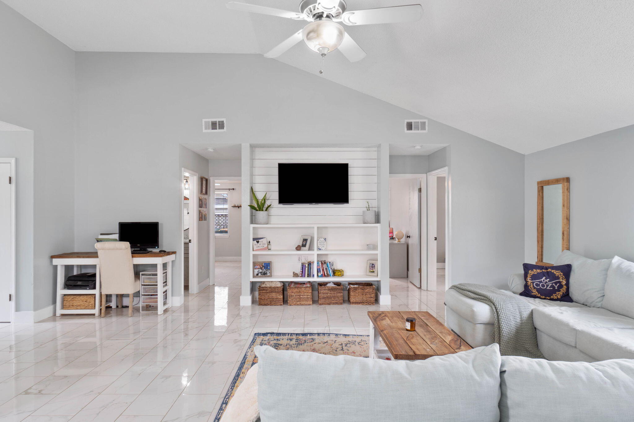 BAYVIEW MANOR - Residential