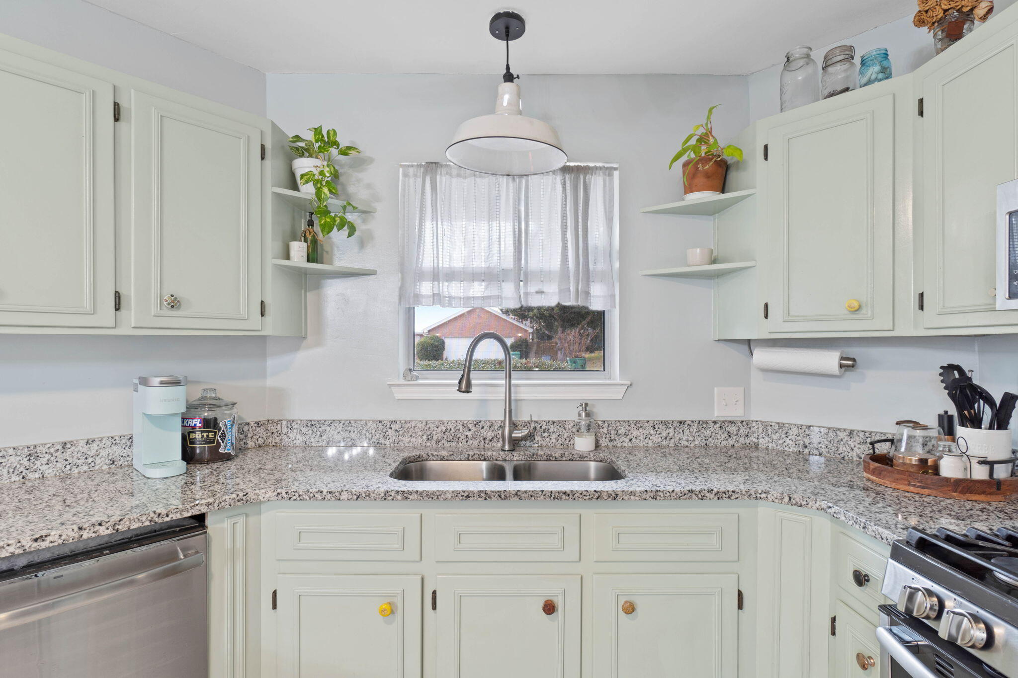 BAYVIEW MANOR - Residential