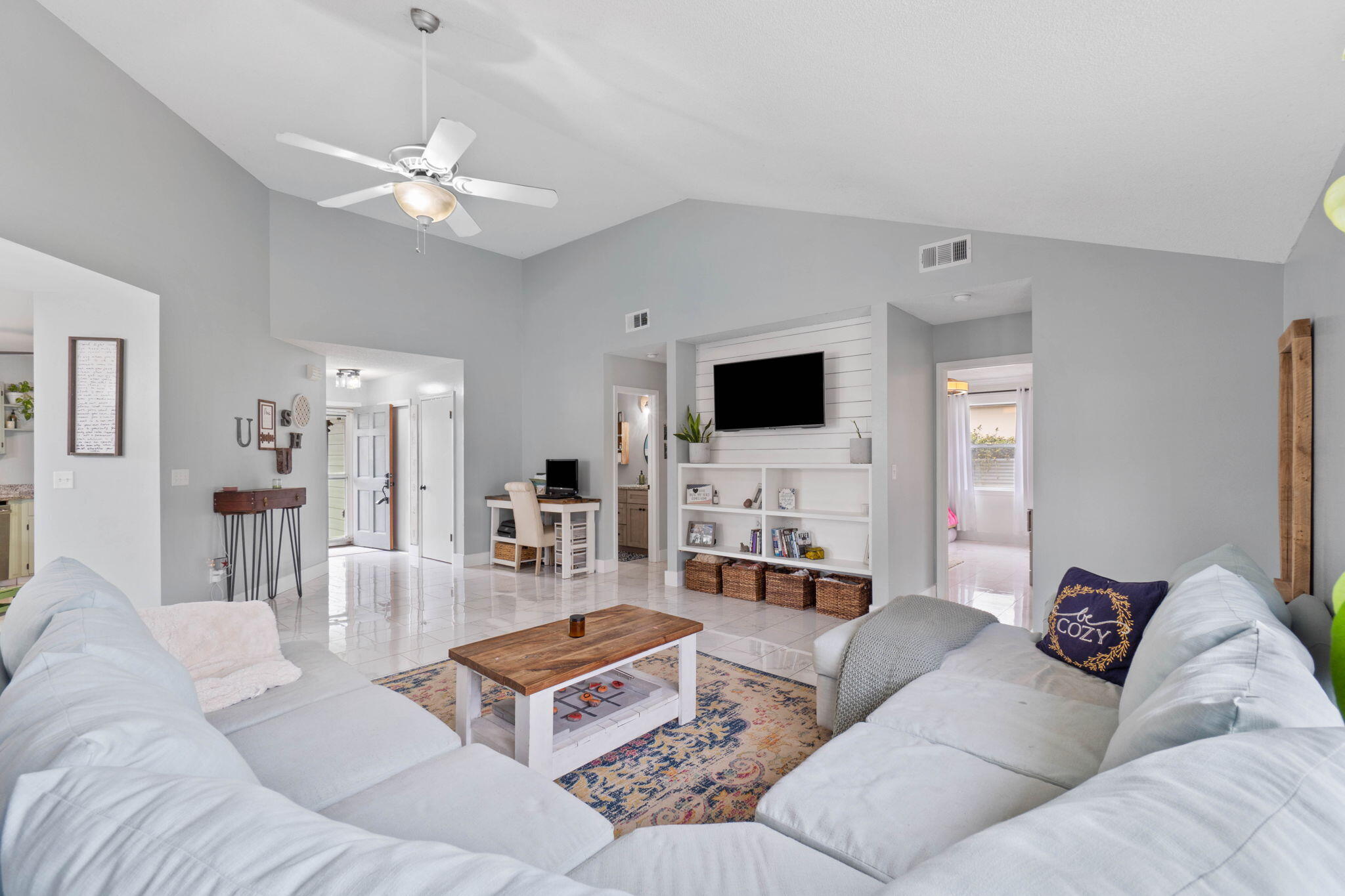 BAYVIEW MANOR - Residential