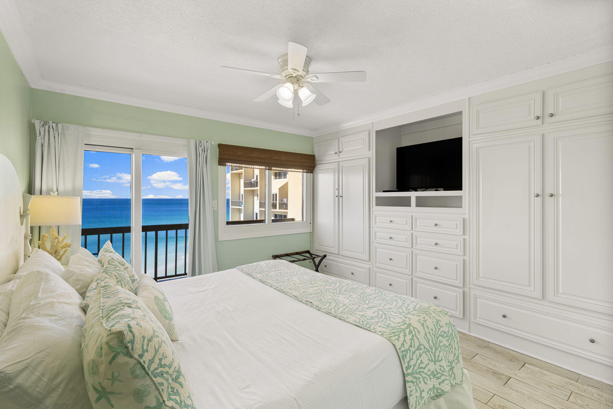 PINNACLE PORT - Residential