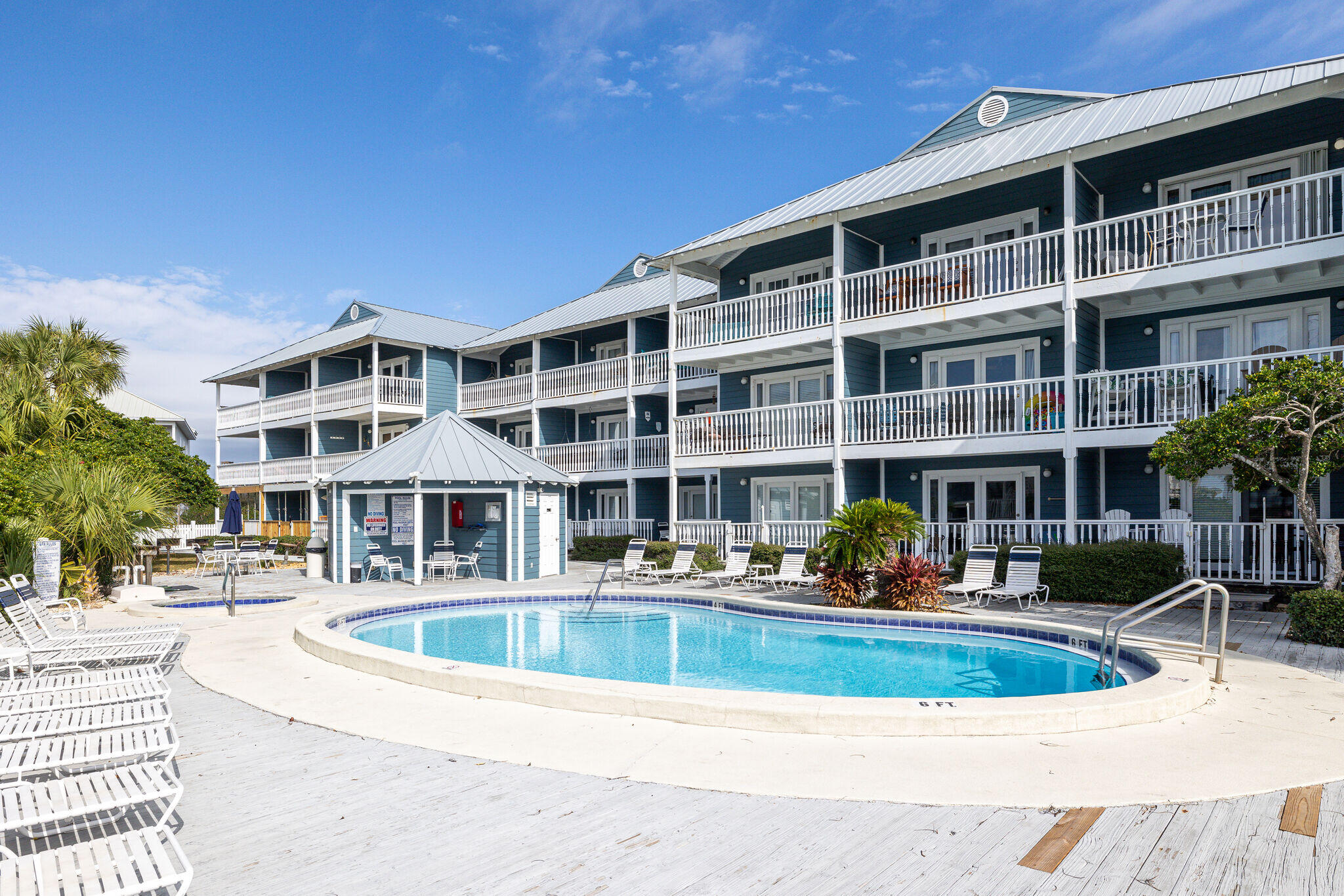 SUMMER BREEZE CONDO - Residential